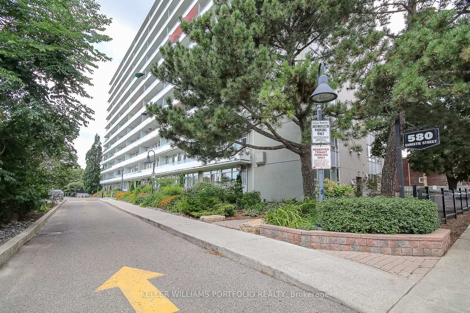 580 Christie Street Unit 206, Annex / Yorkville / Summerhill, ON M6G 3E3 - Photo 1