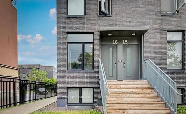 1720 Simcoe Street Unit 15, Oshawa, ON L1G 4X9 - Photo 1