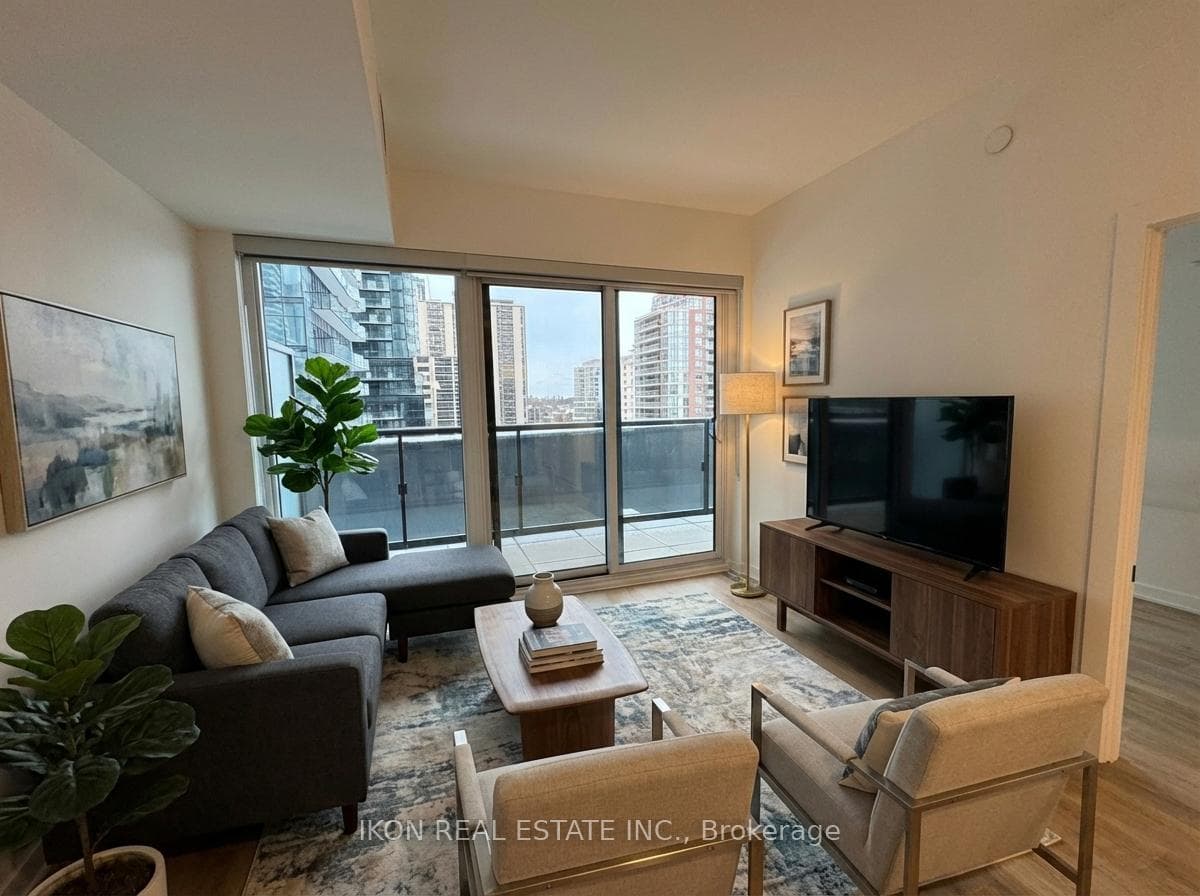 117 Broadway Avenue Unit 702, Leaside / Davisville, ON M4P 1V3 - Photo 1