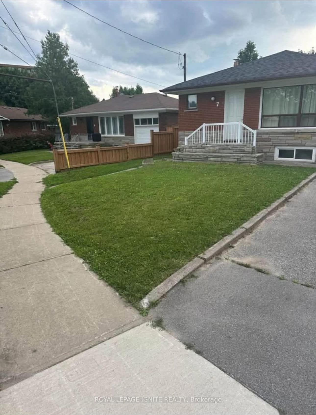 7 Toulon Road Unit Main, Scarborough (West Hill / Highland Creek), ON M1G 1V6 - Photo 1