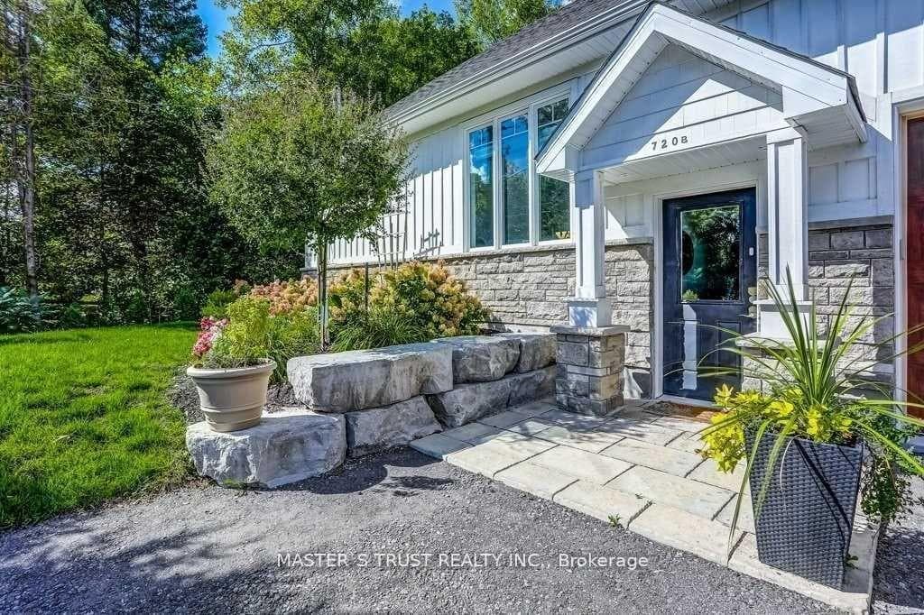 720B Wellington Street, Aurora, ON L4G 6J7 - Photo 1