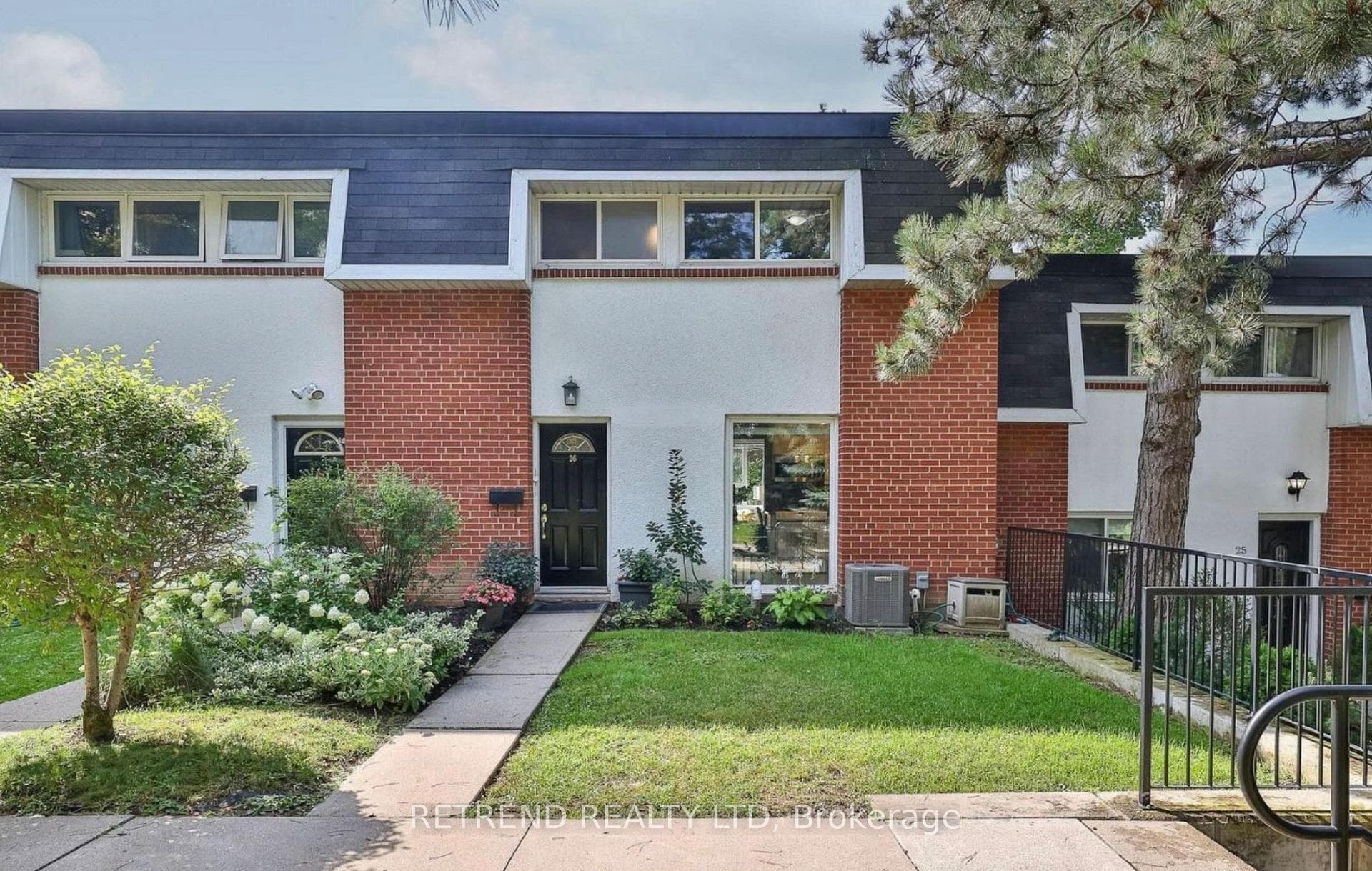 94 George Henry Boulevard Unit 26, Toronto C15
