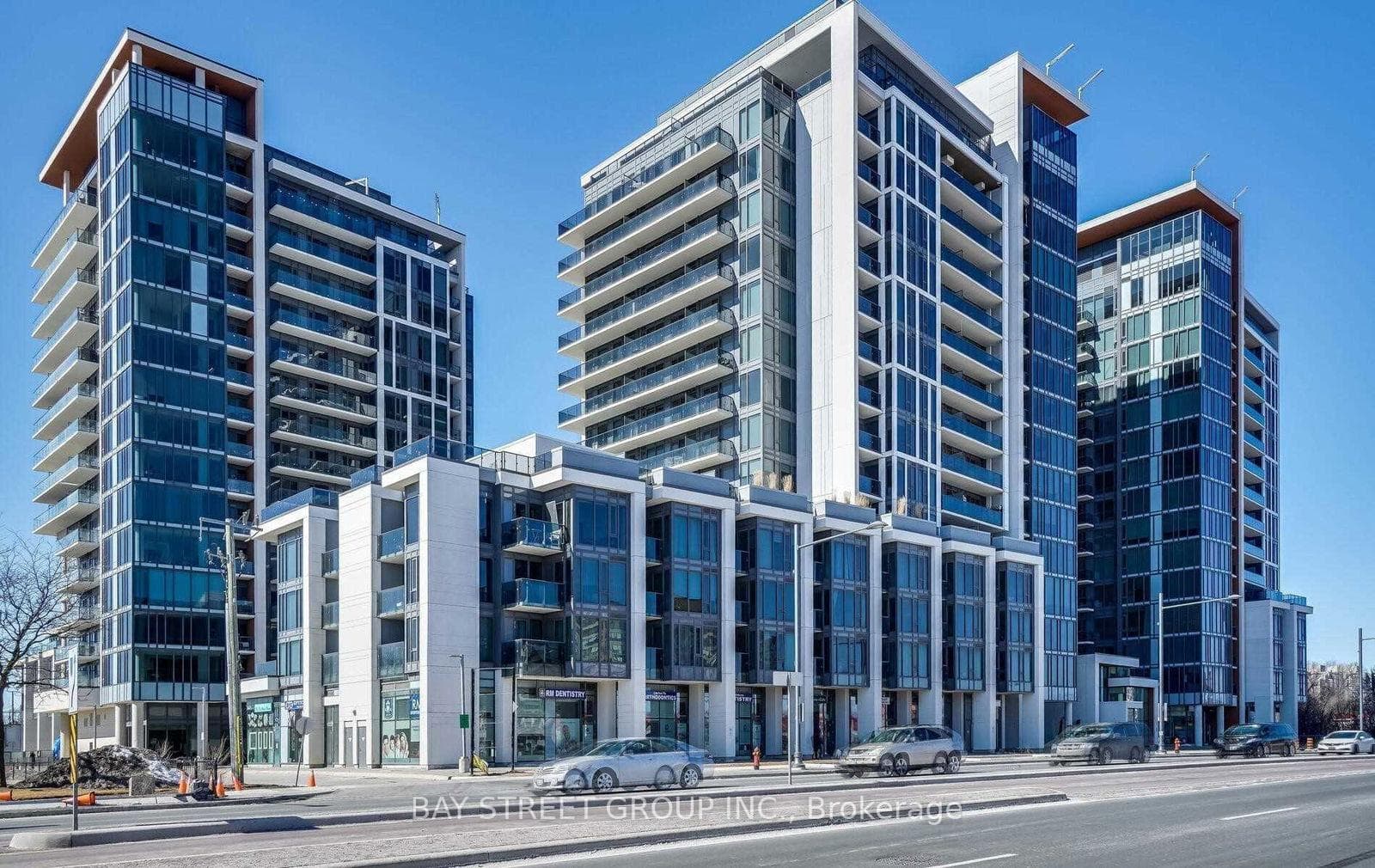 9600 Yonge St