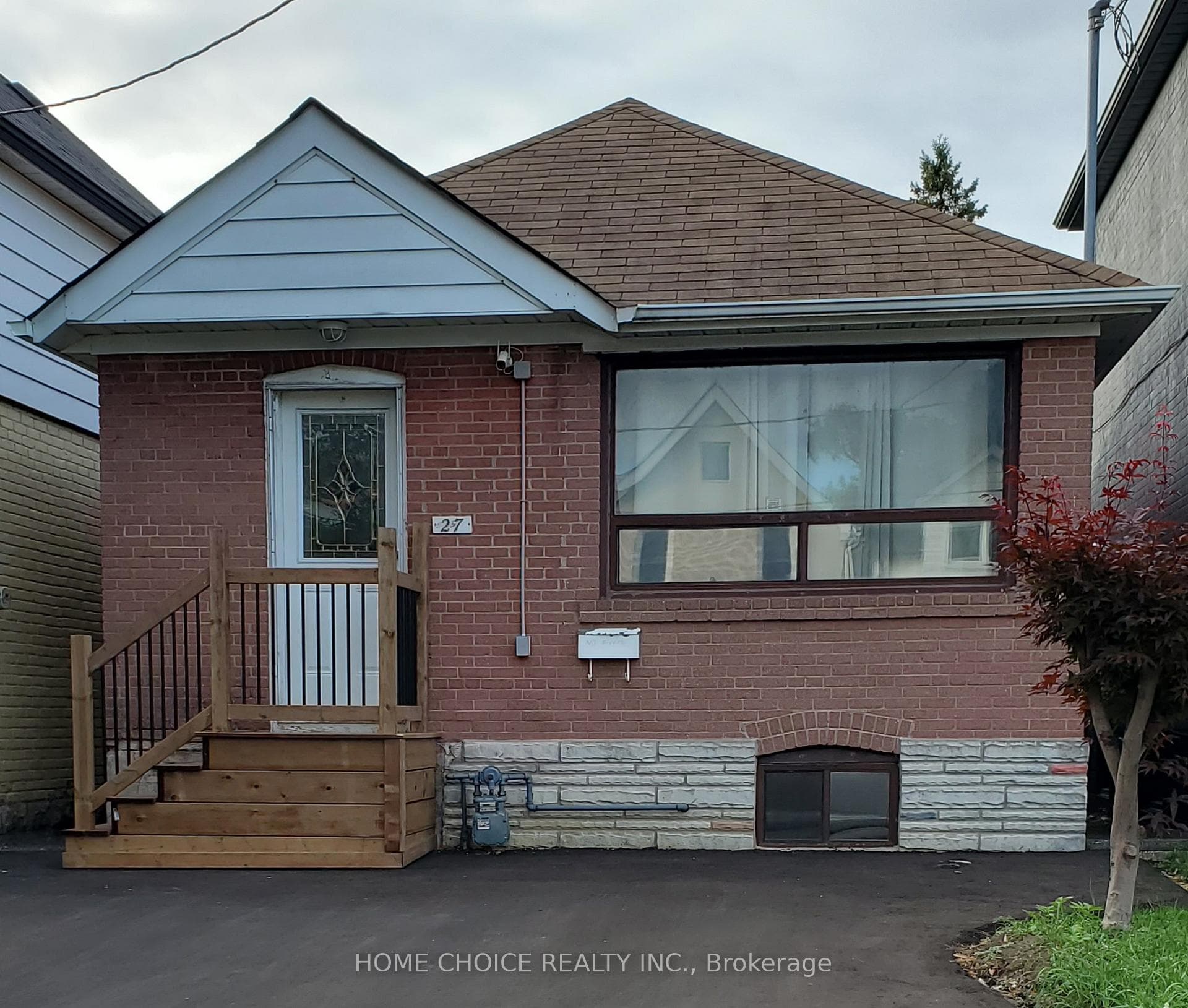 27 Lambton Avenue, Keelesdale / Eglinton West, ON M6N 2S2 - Photo 1