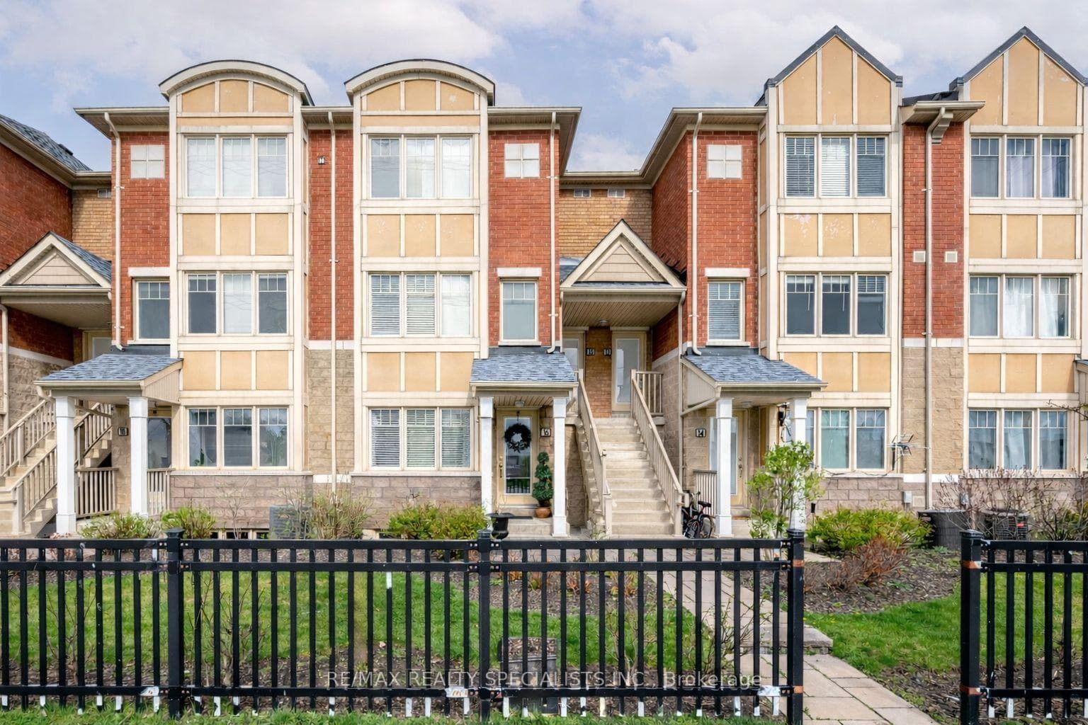 3975 Eglinton Avenue Unit 16, Mississauga, ON L5M 0E7 - Photo 1
