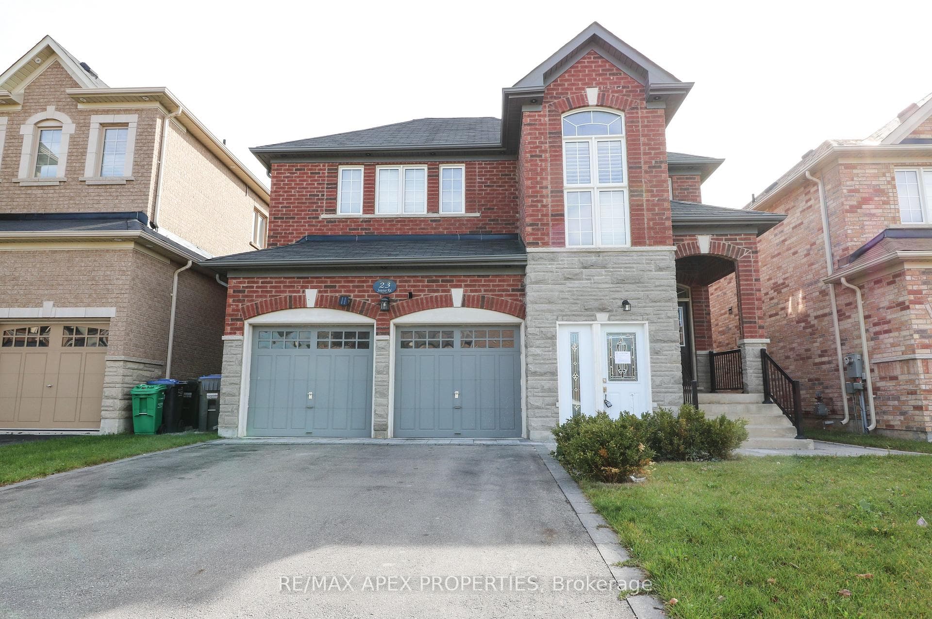 23 Seastar (Upper) Road, Brampton, ON L6Y 0N9 - Photo 1