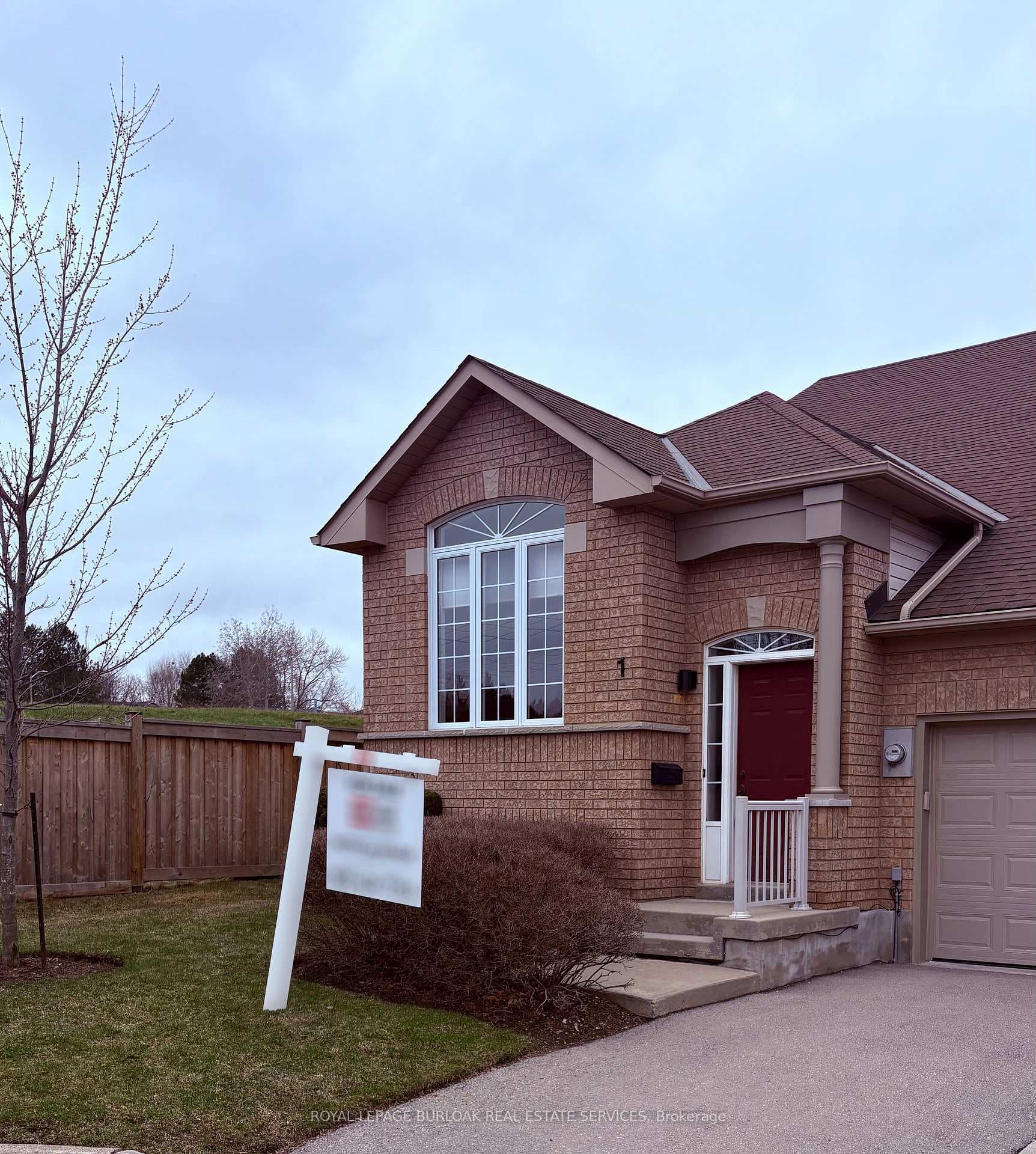 10 Davidson Boulevard Unit 1, Hamilton, ON L9H 7N9 - Photo 1