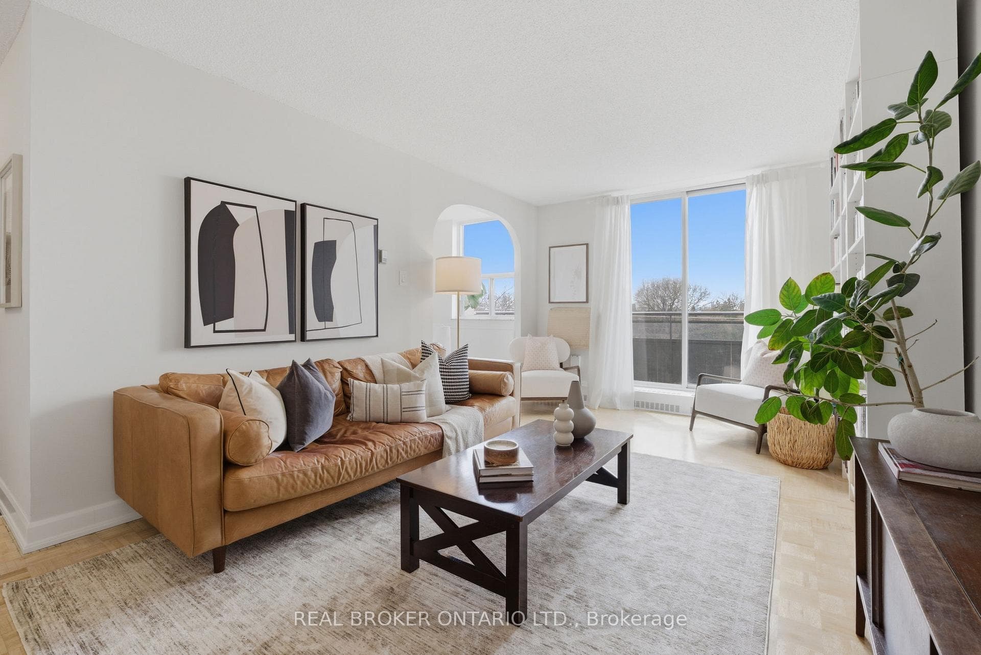 1071 Woodbine Avenue Unit 306, Danforth / East York, ON M4C 4C2 - Photo 1