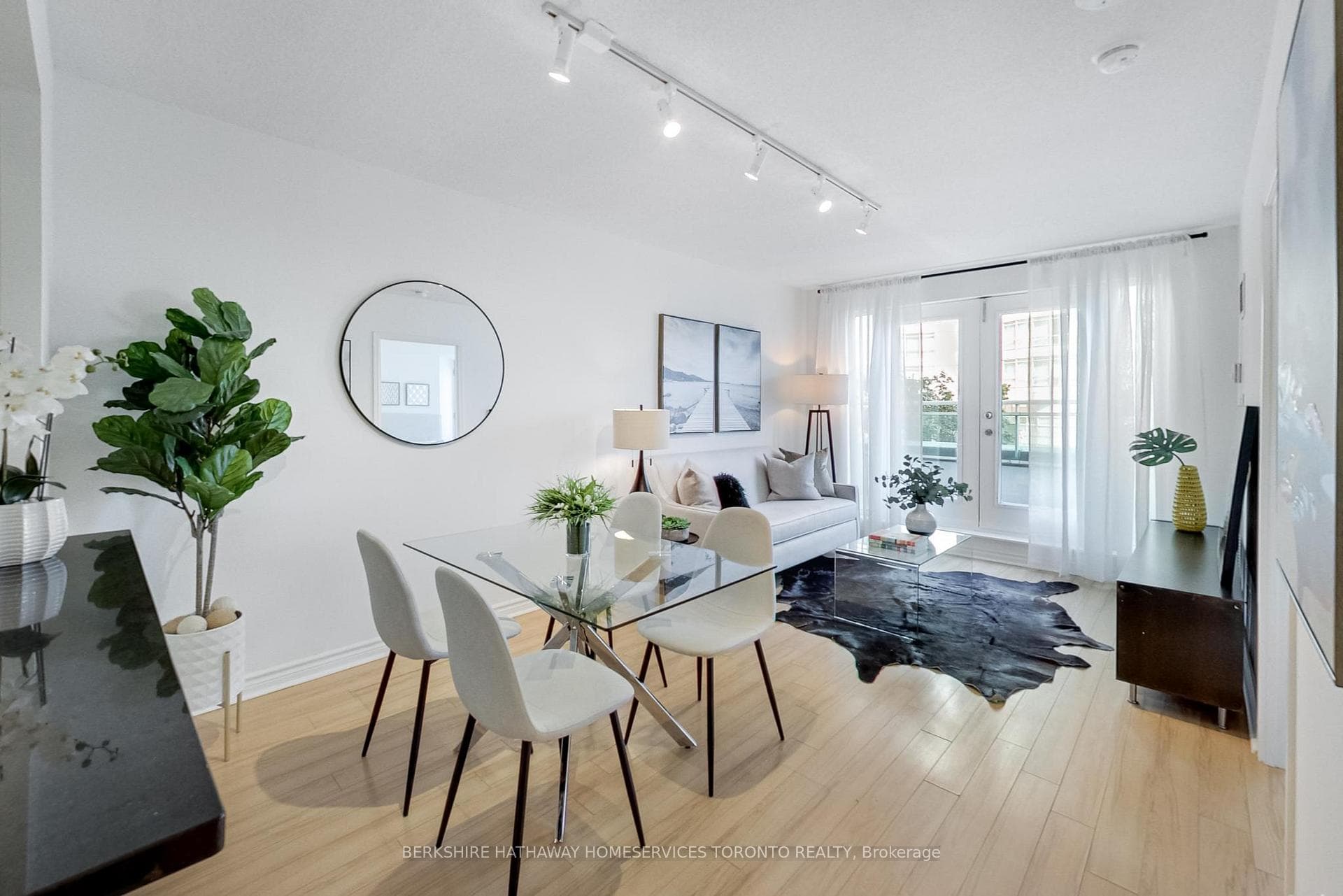 600 Queens Quay Unit 209, Downtown Toronto / Waterfront, ON M5V 3M3 - Photo 1