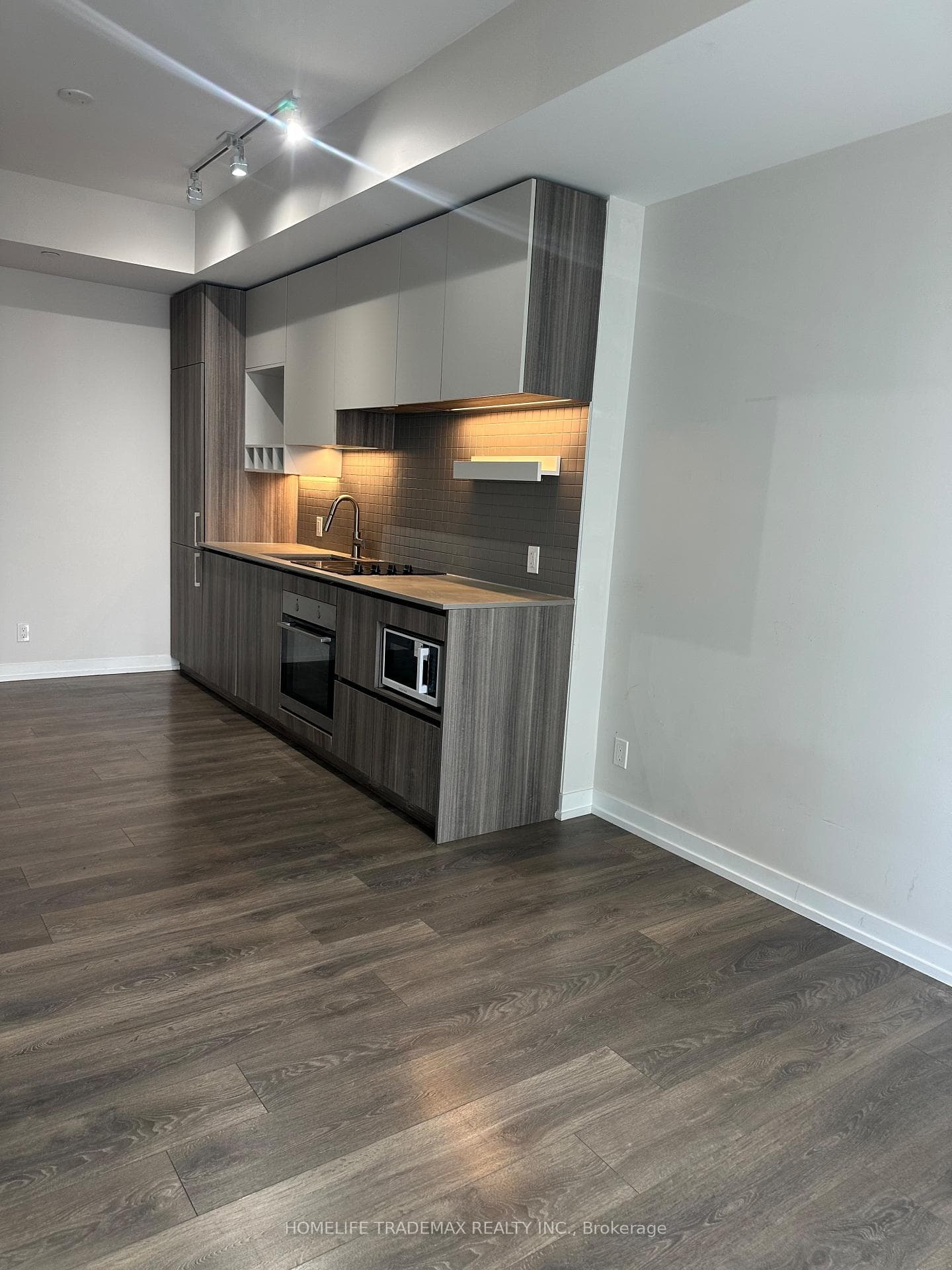 5 Buttermill Avenue Unit 4611, Vaughan, ON L4K 0J5 - Photo 1