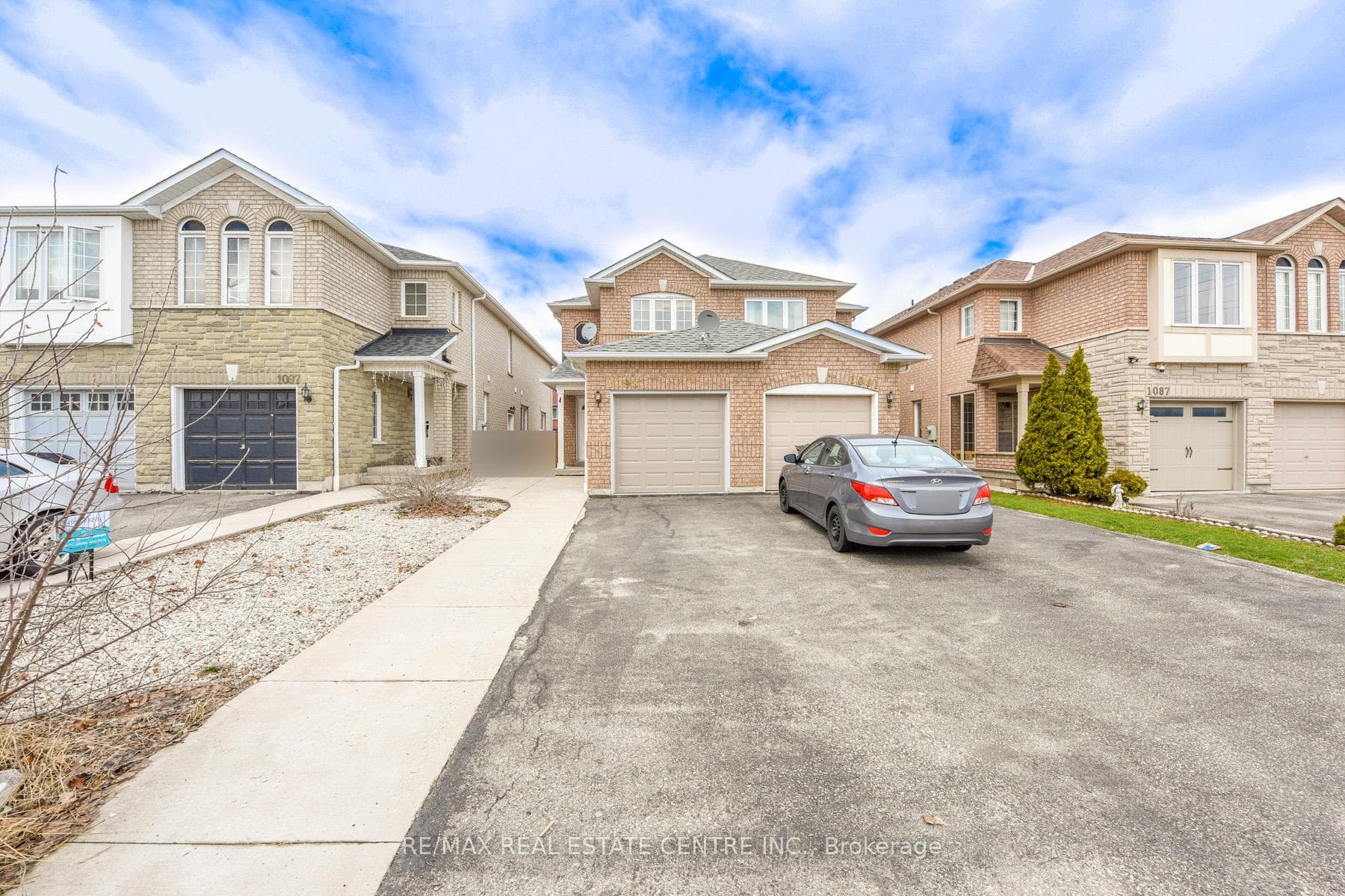 1093 Foxglove Place, Mississauga, ON L5V 2N5 - Photo 1