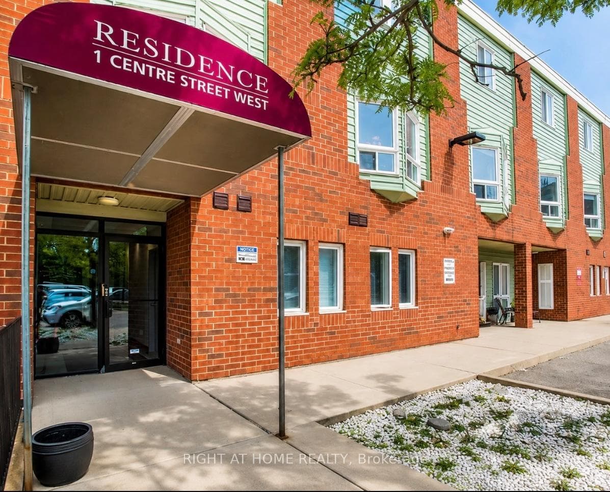 1 Centre Street Unit 202, Richmond Hill, ON L4C 3P3 - Photo 1