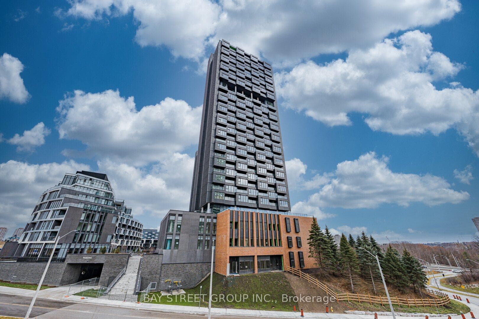 1 Quarrington Lane Unit 2018, Don Mills / Parkwoods / Victoria Village, ON M3C 0S4 - Photo 1