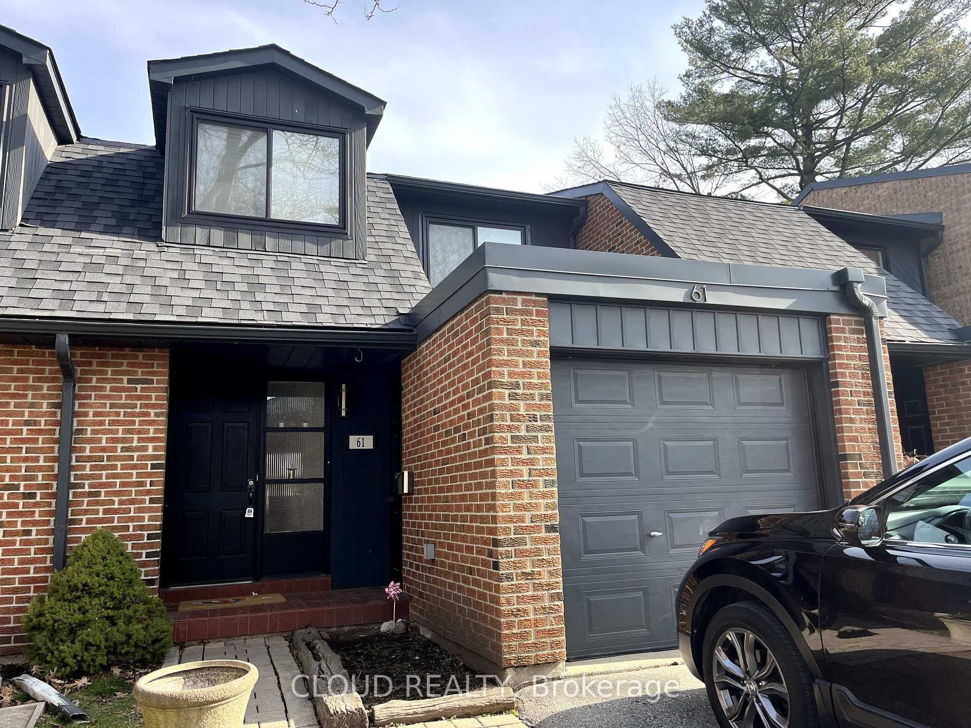 20 Mineola Road Unit 61, Mississauga, ON L5G 4N9 - Photo 1