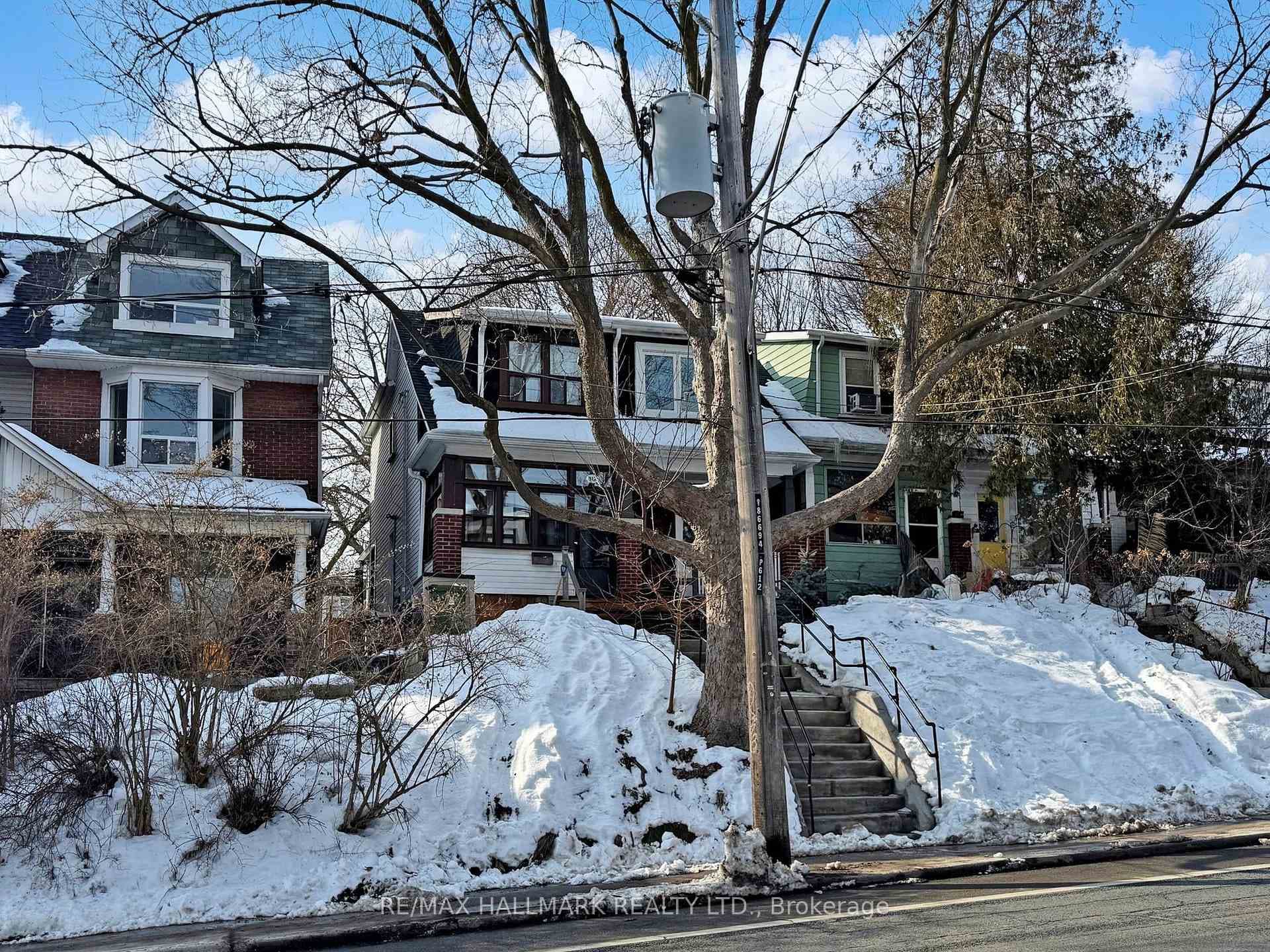 614 Woodbine Avenue, The Beaches / Upper Beaches, ON M4E 2J1 - Photo 1