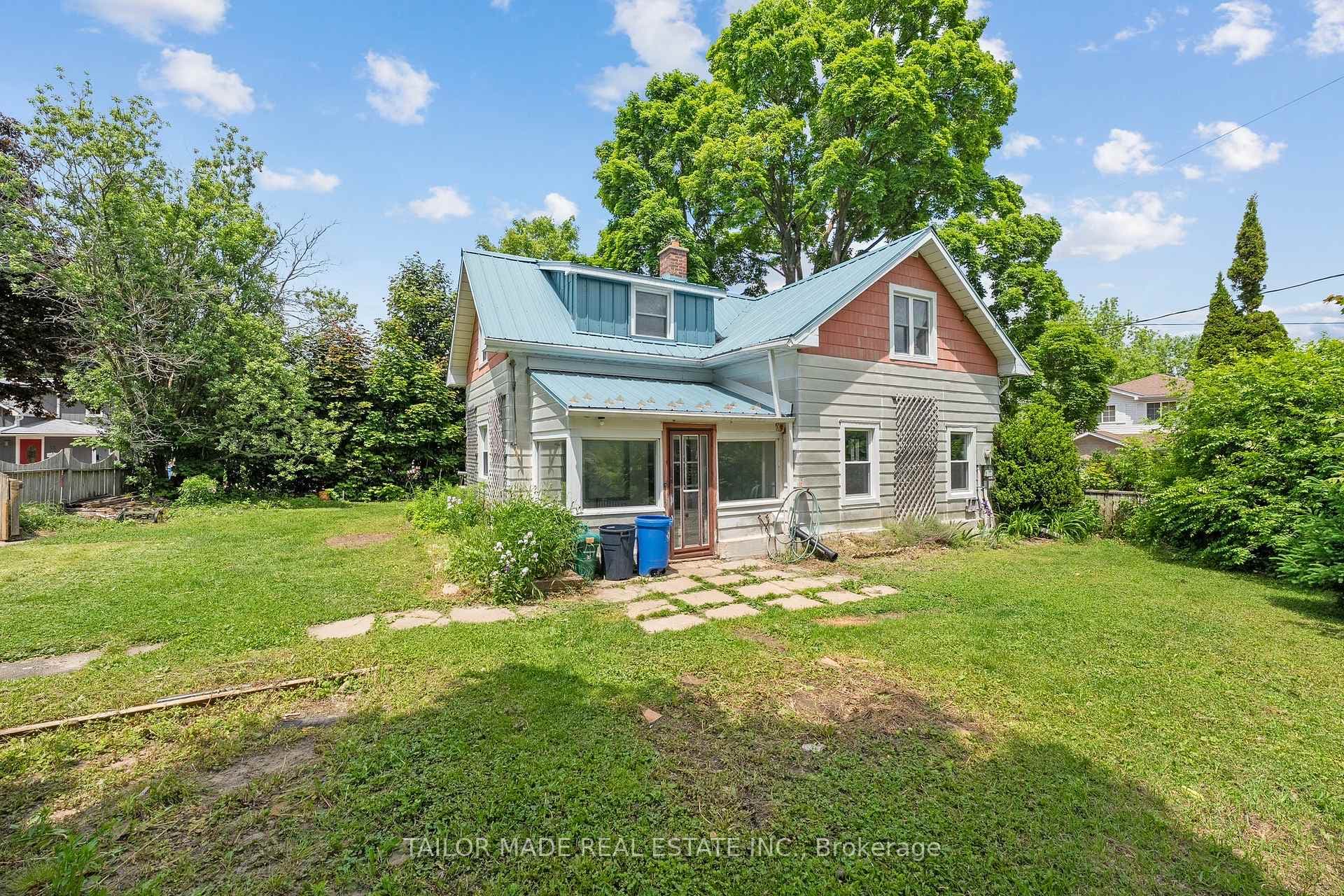 18 Amanda Street, Orangeville, ON L9W 2K2 - Photo 1