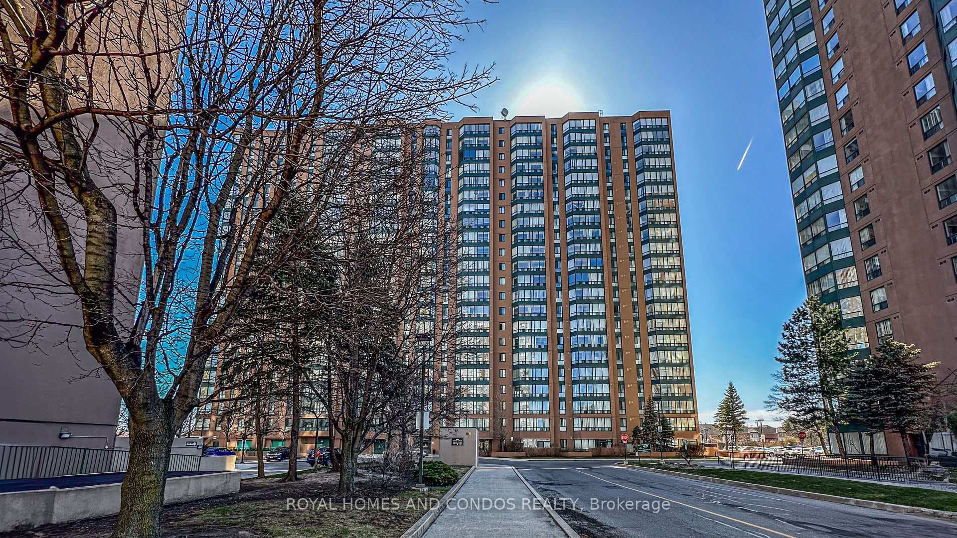 155 Hillcrest Avenue Unit 914, Mississauga, ON L5B 3Z2 - Photo 1