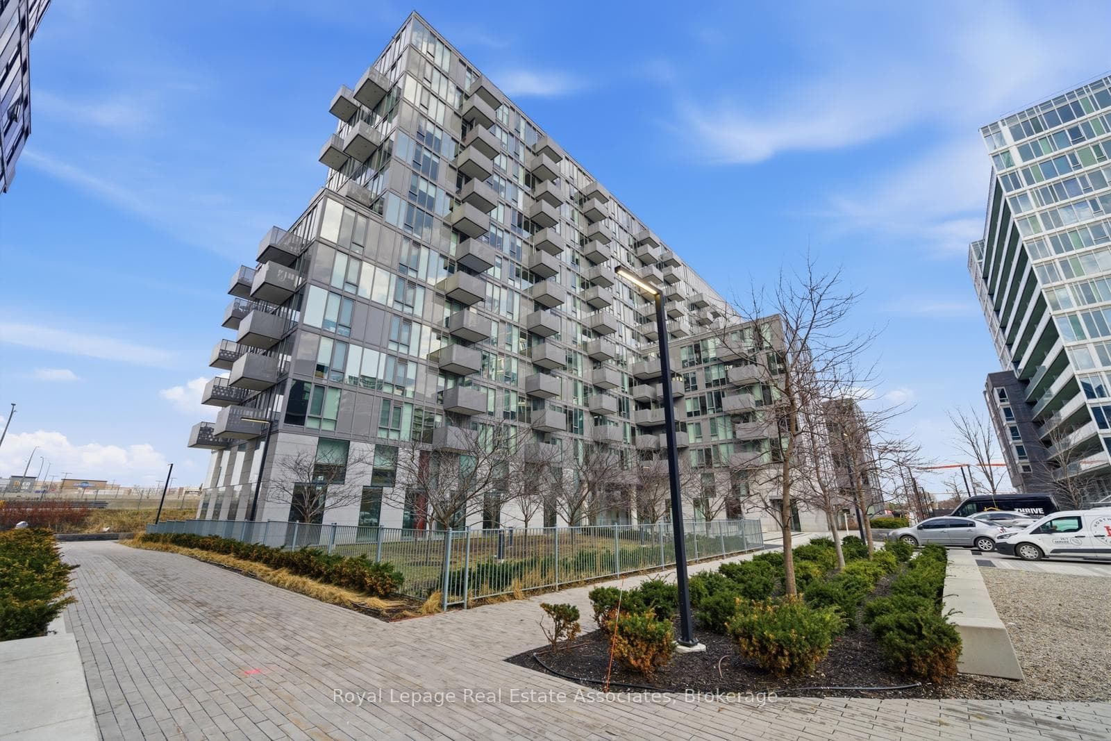 38 Monte Kwinter Court Unit 807, Toronto C06
