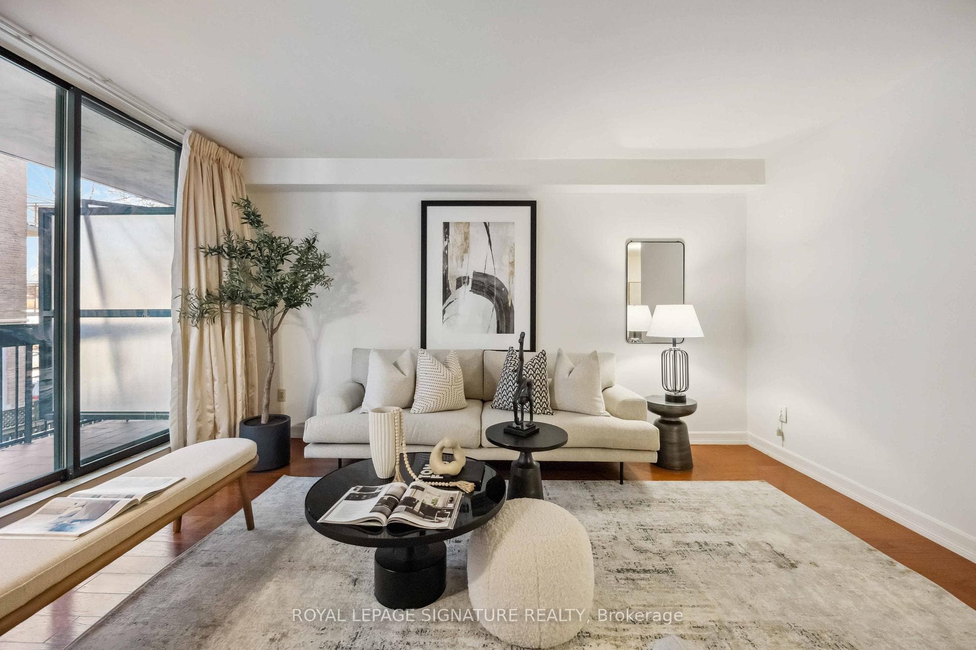 212 St. George Street Unit 201, Annex / Yorkville / Summerhill, ON M5R 2N5 - Photo 1