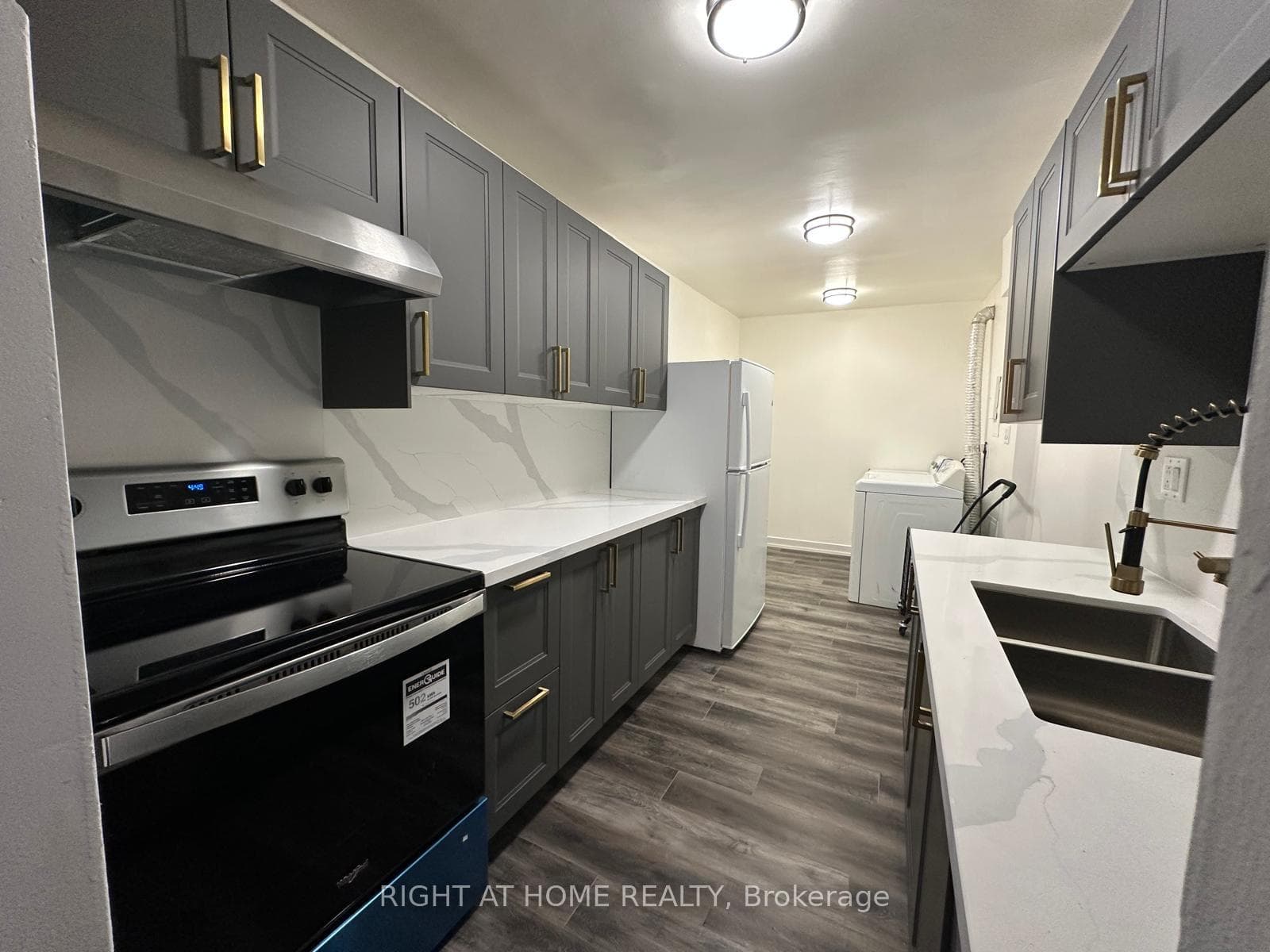 320 Dixon Road Unit 1616, Etobicoke (Kingsview Village / Humber Heights), ON M9R 1S8 - Photo 1