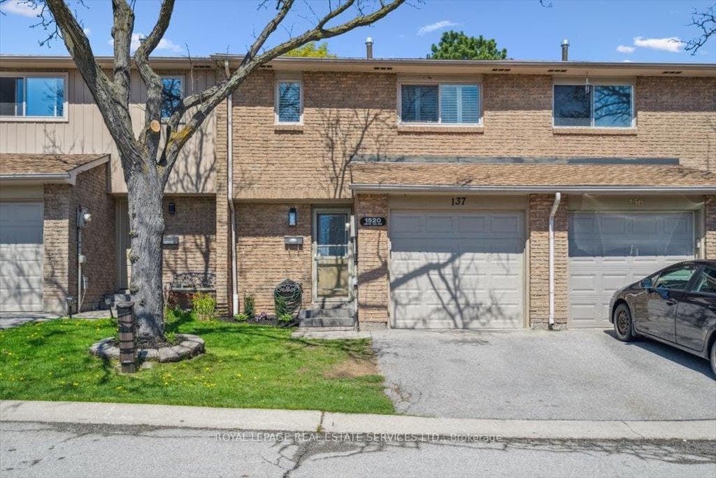 Renovated Townhome in Desirable Falgarwood!