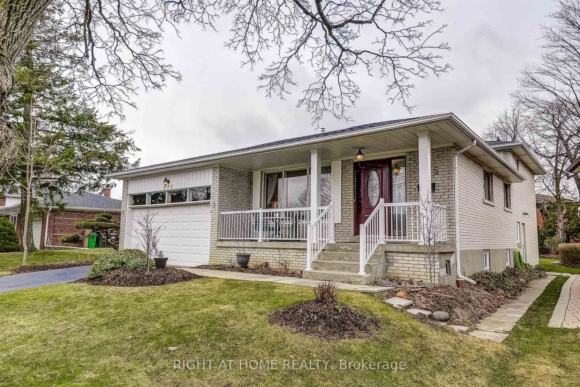 575 Eversley Drive, Mississauga, ON L5A 2E1 - Photo 1