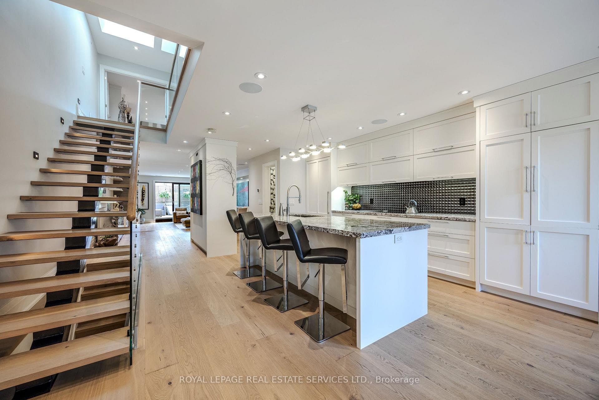 91 Old Mill Road, Etobicoke (Islington / Rexdale), ON M8X 1G9 - Photo 1