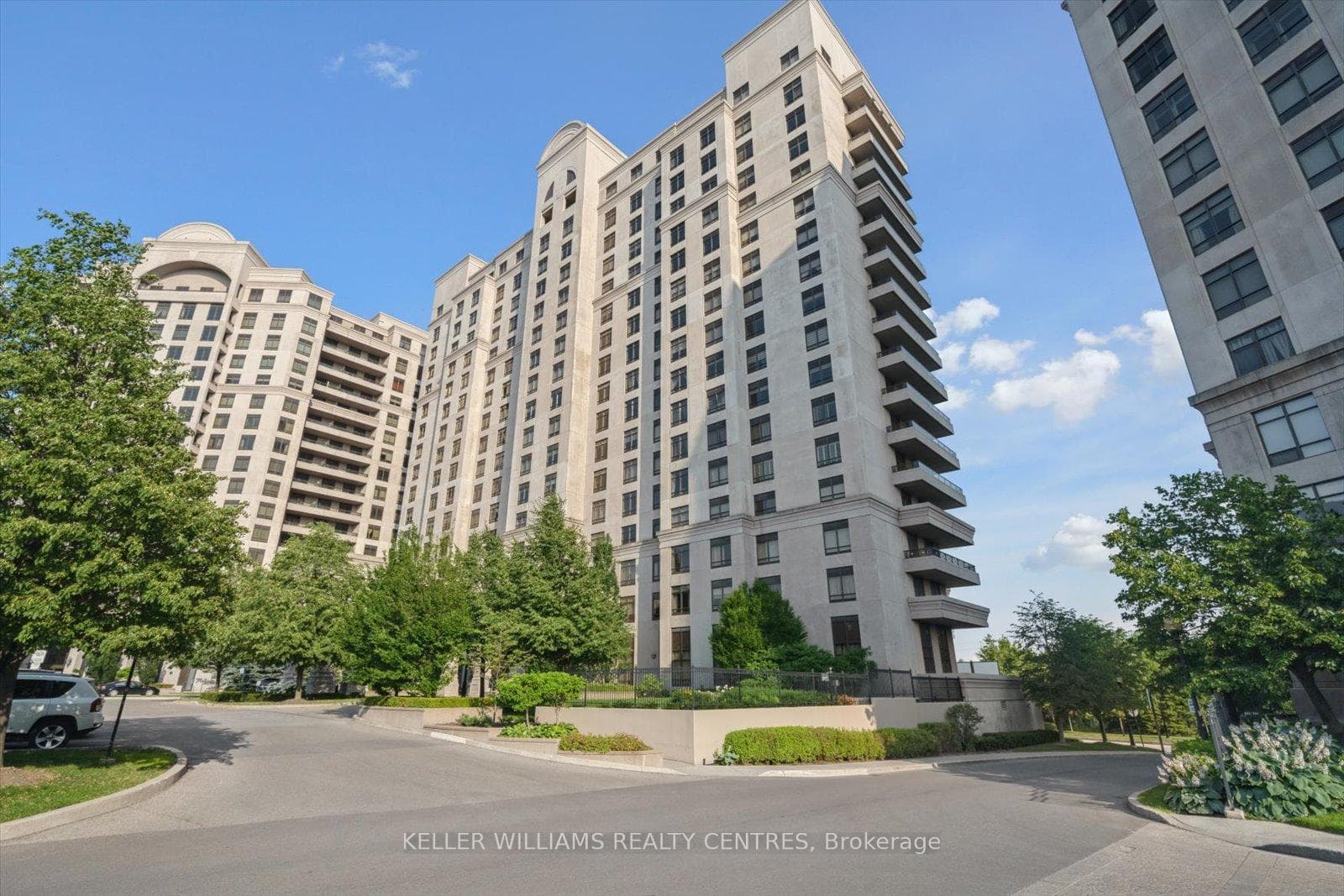9245 Jane Street Unit 902, Vaughan, ON L6A 0J9 - Photo 1