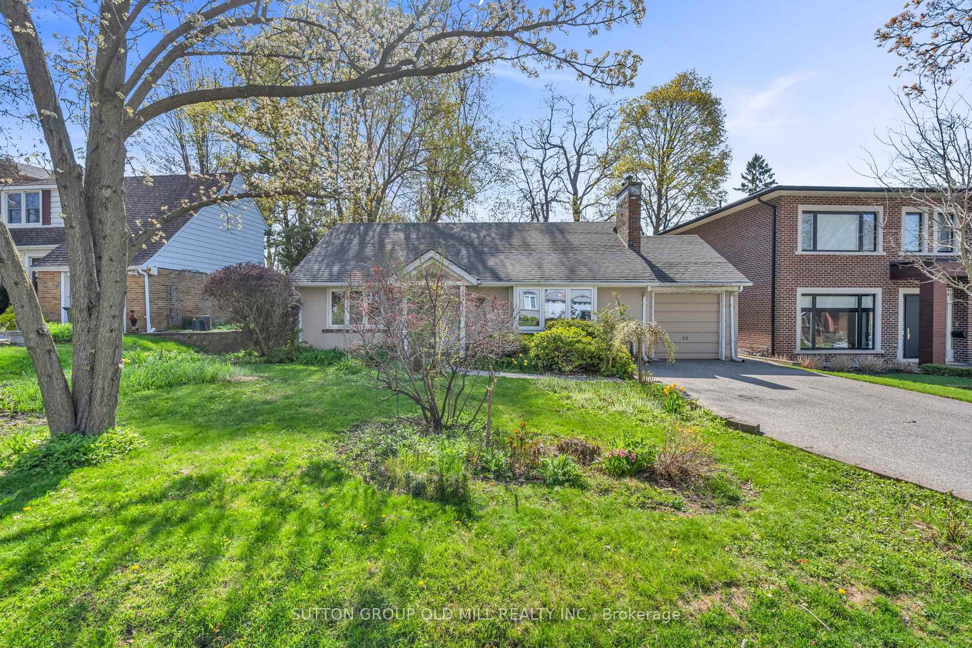 29 Robin Hood Road, Toronto W08