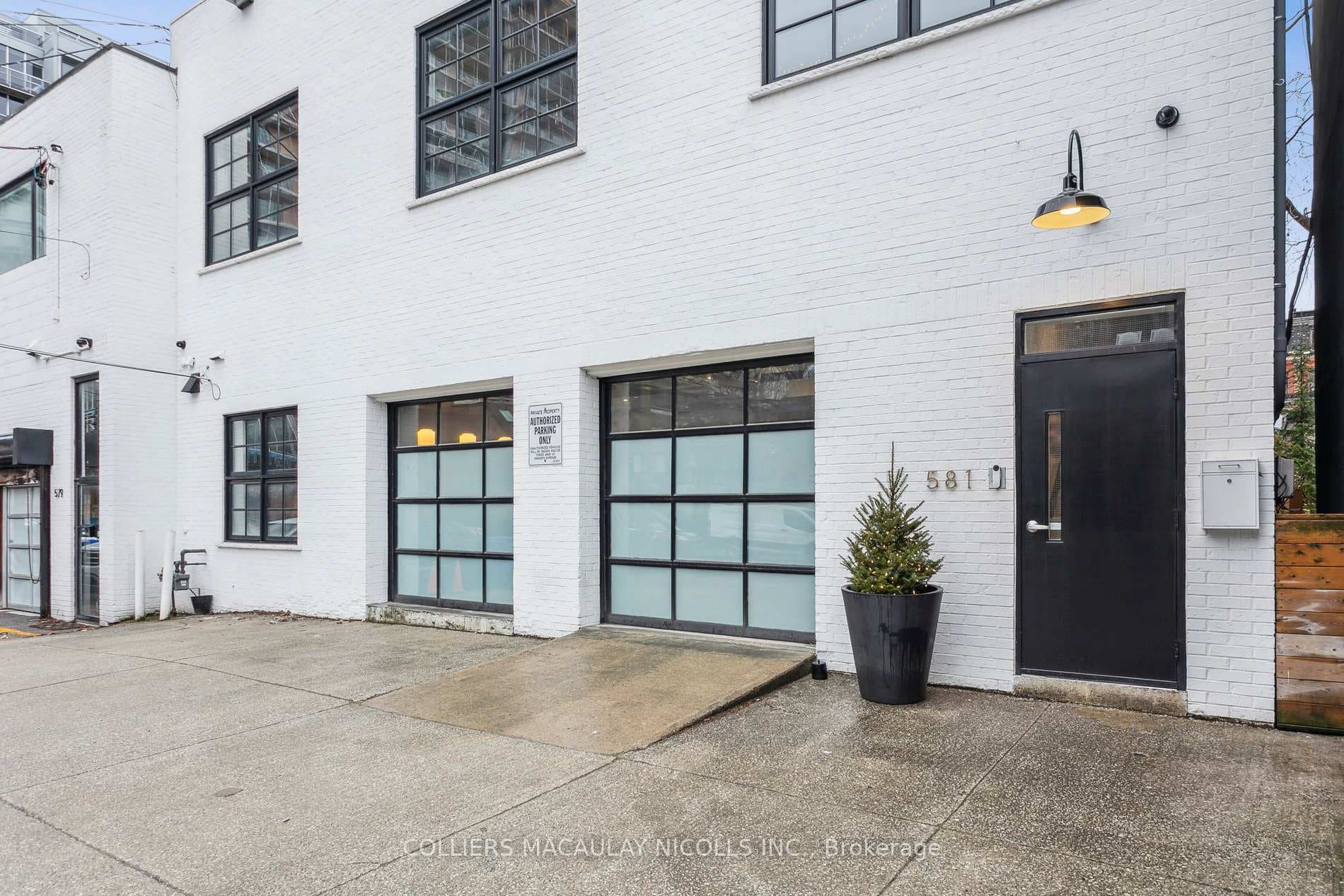 581 Wellington Street, Downtown Toronto / Waterfront, ON M5V 1G3 - Photo 1