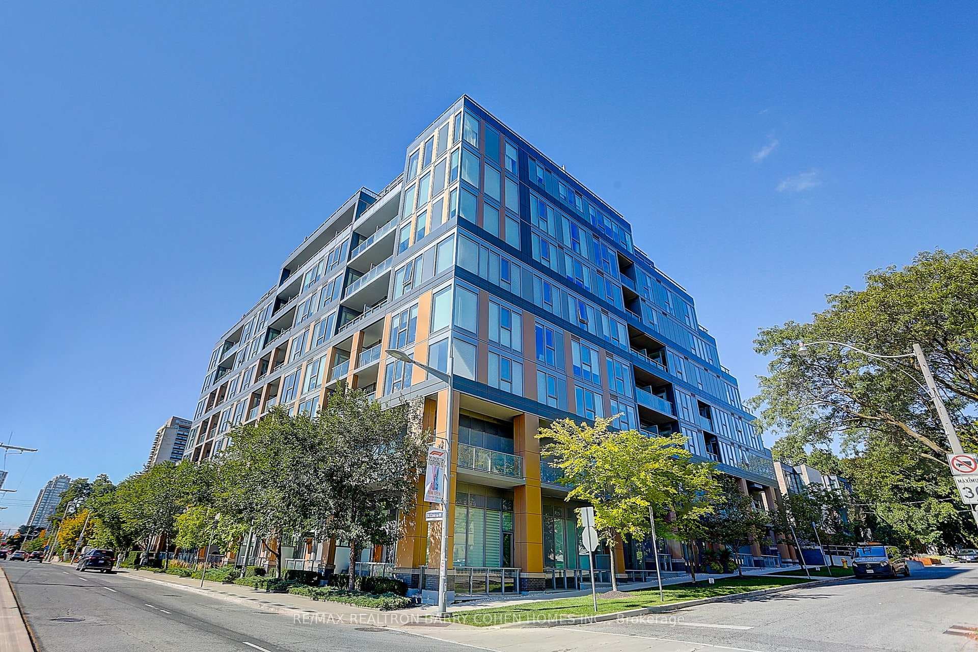 6 Parkwood Avenue Unit 806, Annex / Yorkville / Summerhill, ON M5V 0A3 - Photo 1
