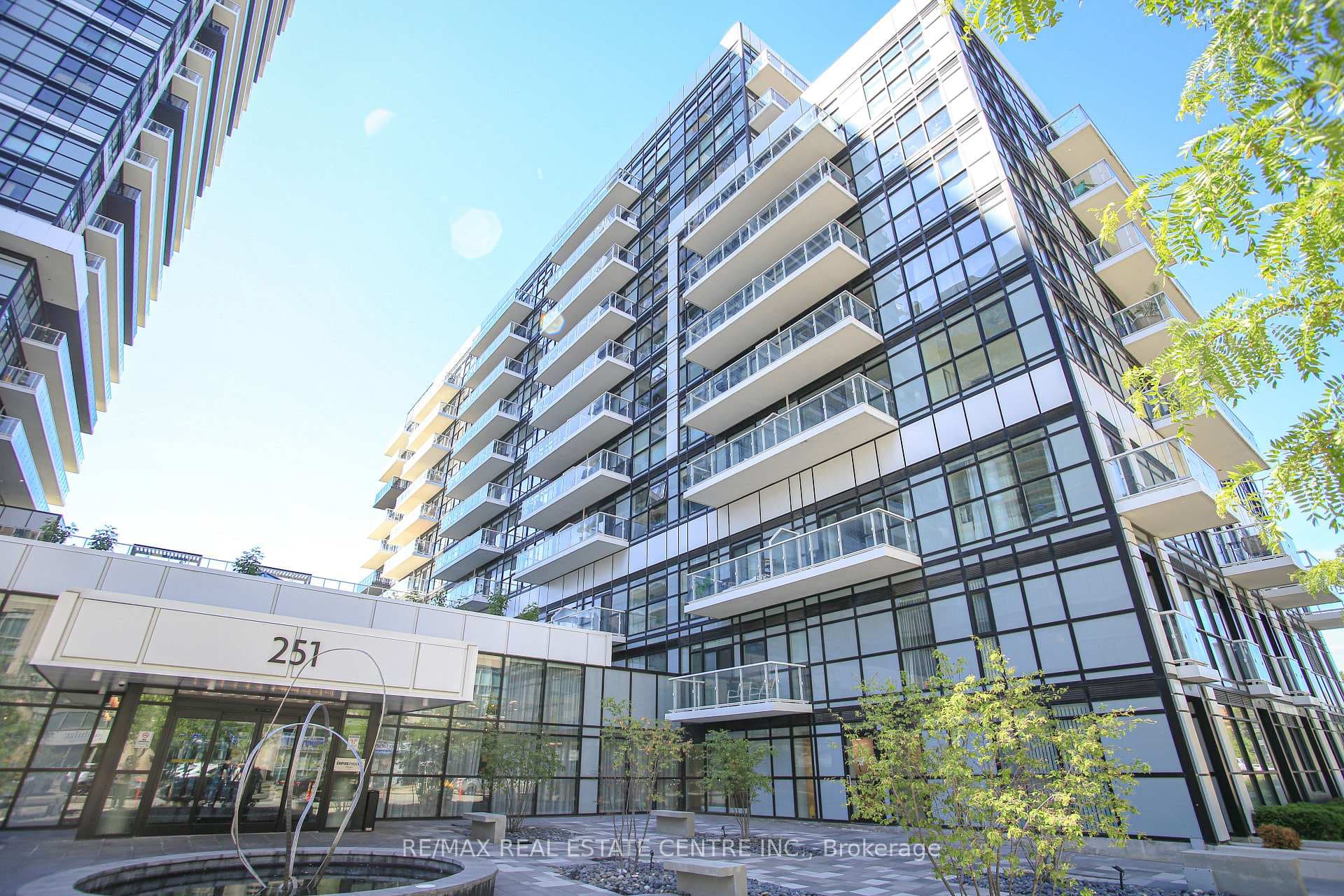 251 Manitoba Street Unit 519, Liberty Village / Parkdale / South Parkdale, ON M8Y 0C7 - Photo 1