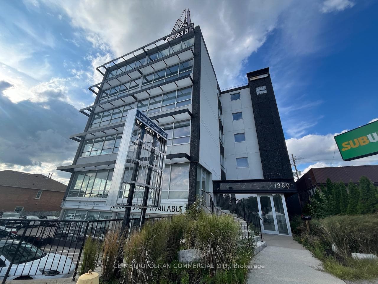 1880 O'connor Drive Unit 500, Don Mills / Parkwoods / Victoria Village, ON M4A 1W9 - Photo 1