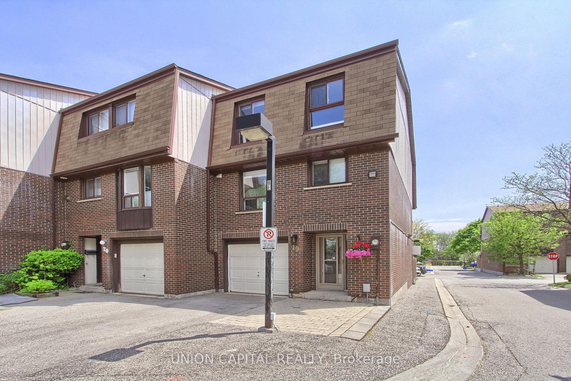 11 Plaisance Road Unit 19, Richmond Hill, ON L4C 5H1 - Photo 1