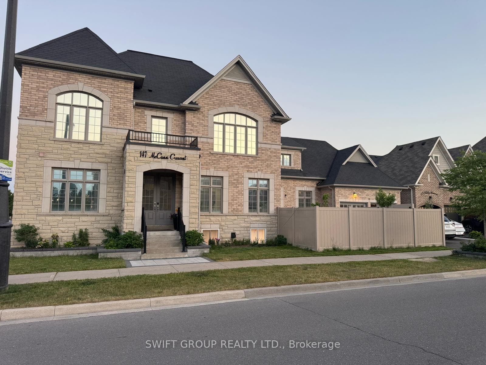 147 Mccann Crescent, Bradford West Gwillimbury, ON L3Z 0M6 - Photo 1