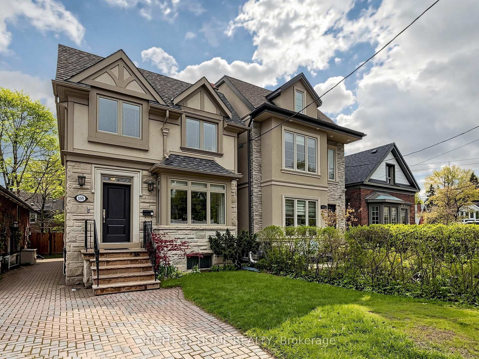 155 Rumsey Road, Flemingdon Park / Don Mills, ON M4G 1P4 - Photo 1