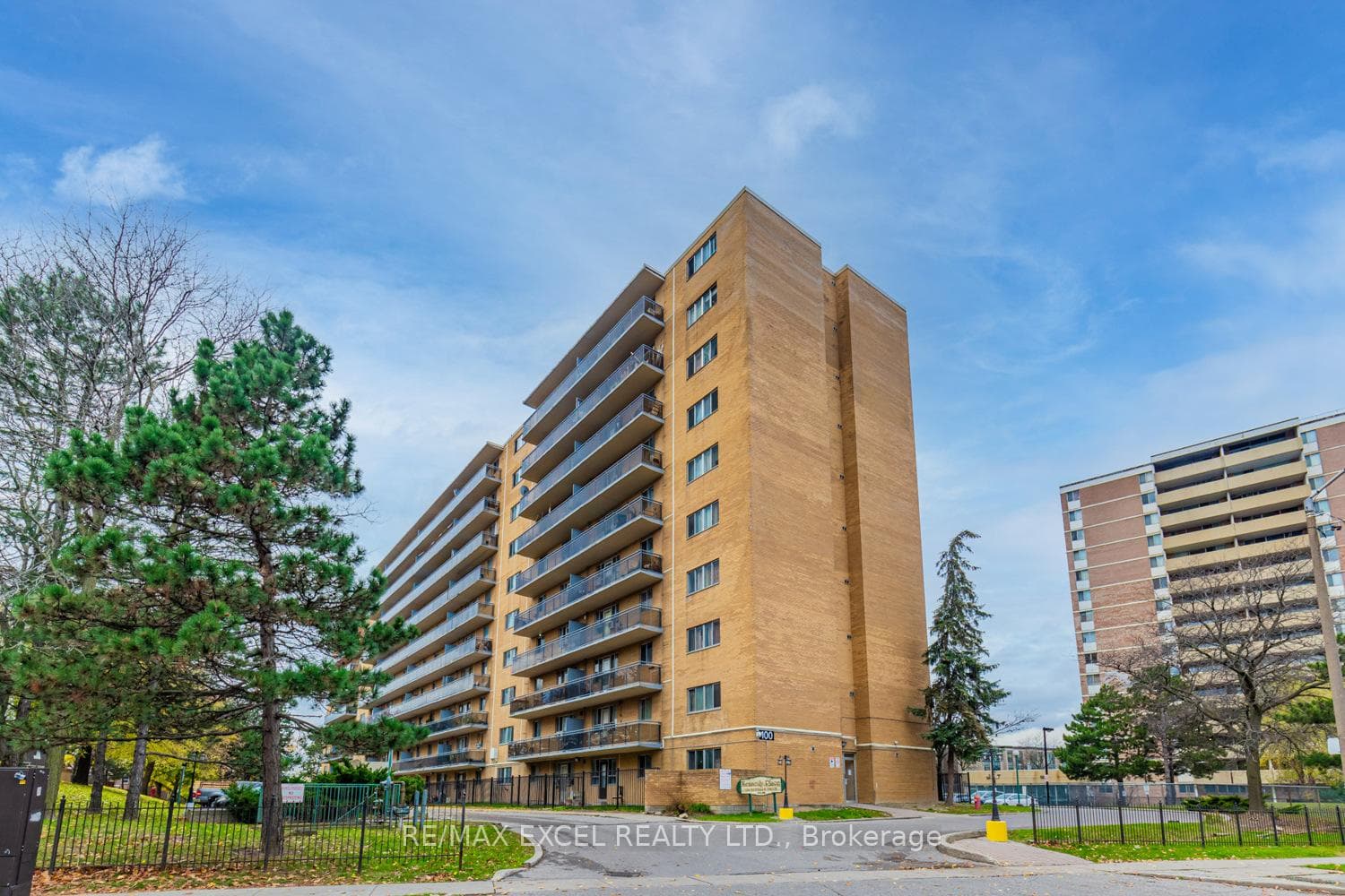 100 Dundalk Drive Unit 817, Dorset Park / Kennedy Park, ON M1P 4V2 - Photo 1