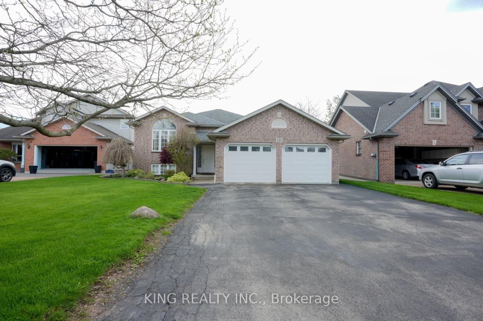 120 REDWOOD Court, Welland, ON L3C 7C4 - Photo 1
