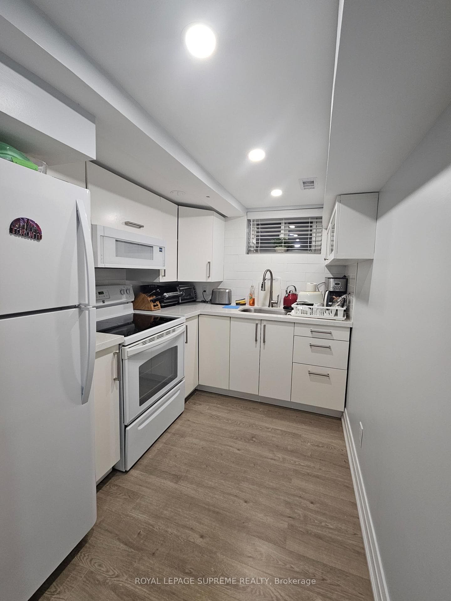 3489 Queenston Drive Unit Basement apartment, Mississauga, ON L5C 2G7 - Photo 1