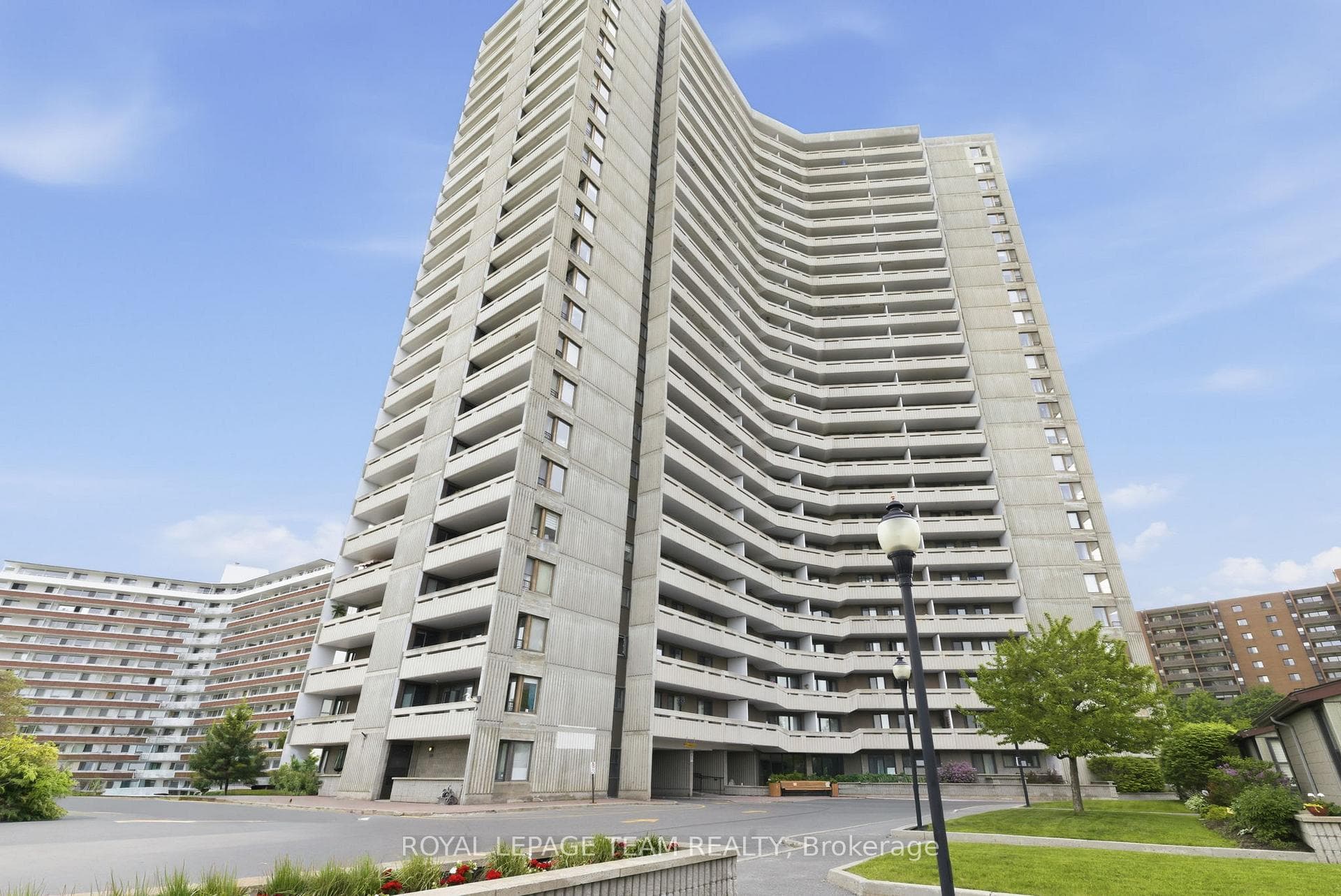 1081 Ambleside Drive Unit 507, Woodroffe, ON K2B 8C8 - Photo 1