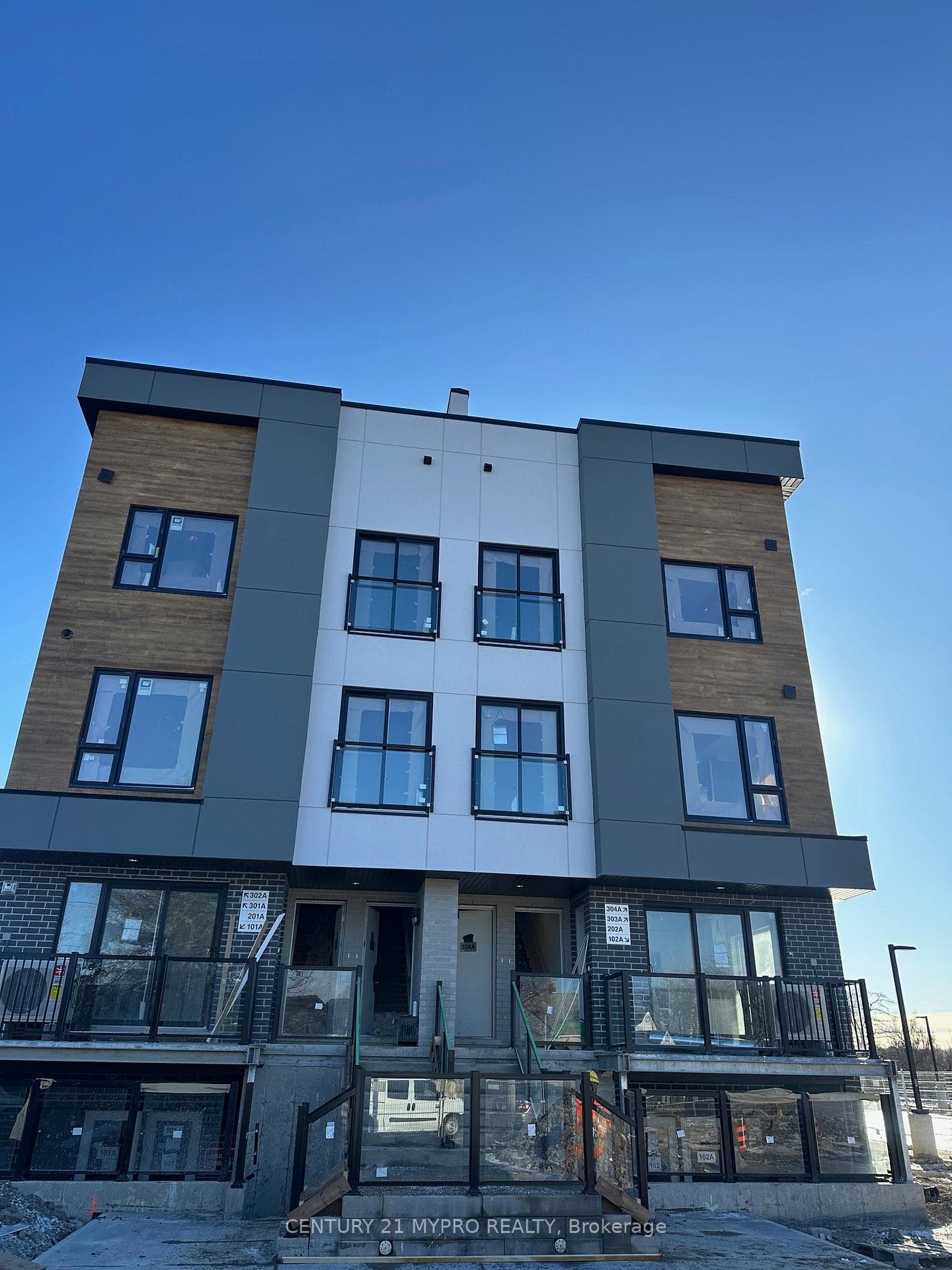 16 Melbourne Avenue Unit 102A, St. Catharines, ON L2P 3J8 - Photo 1