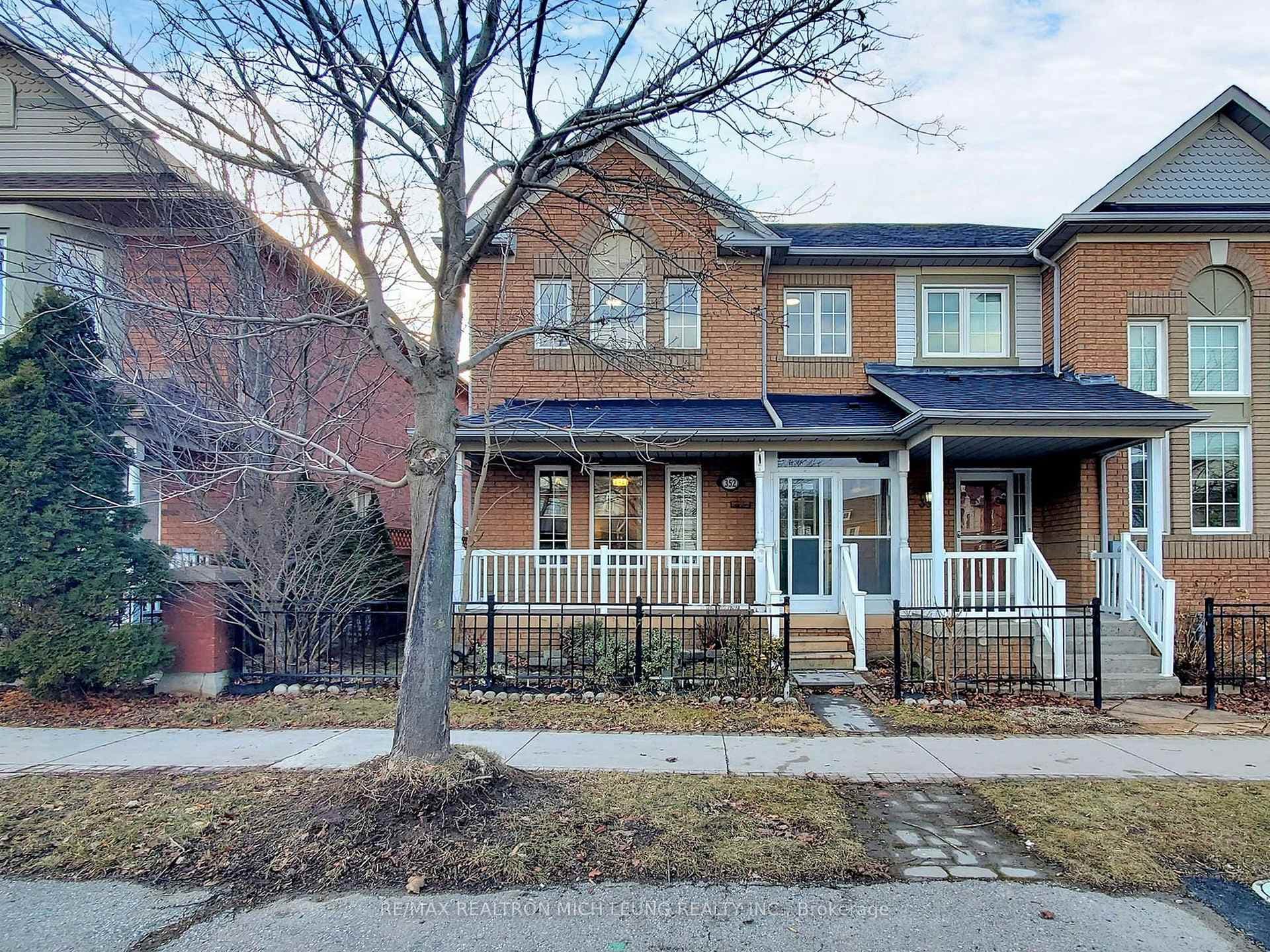 352 John West Way, Aurora, ON L4G 7J4 - Photo 1