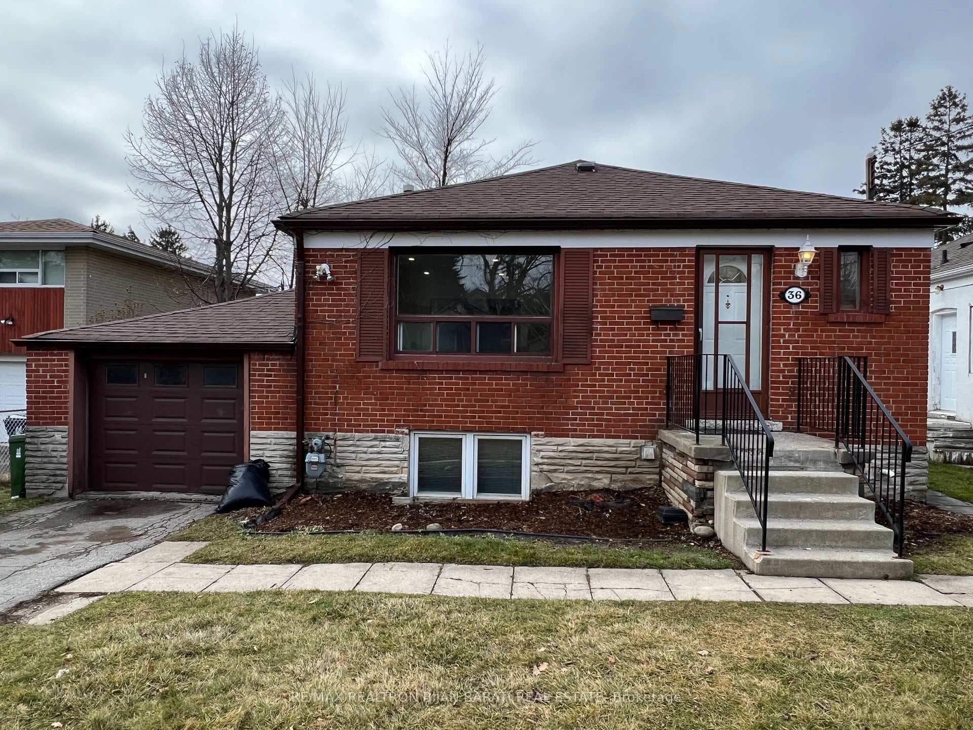 36 Cobden Street, Toronto C07