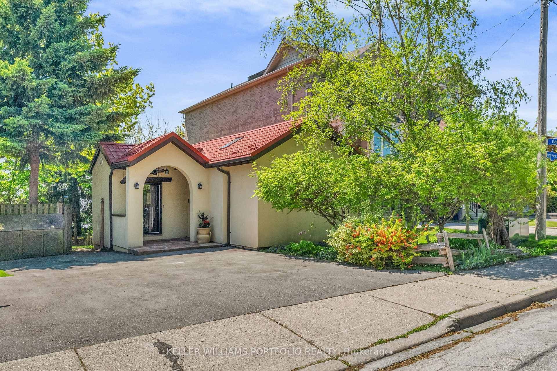 42 Forty First Street, Liberty Village / Parkdale / South Parkdale, ON M8W 3N6 - Photo 1