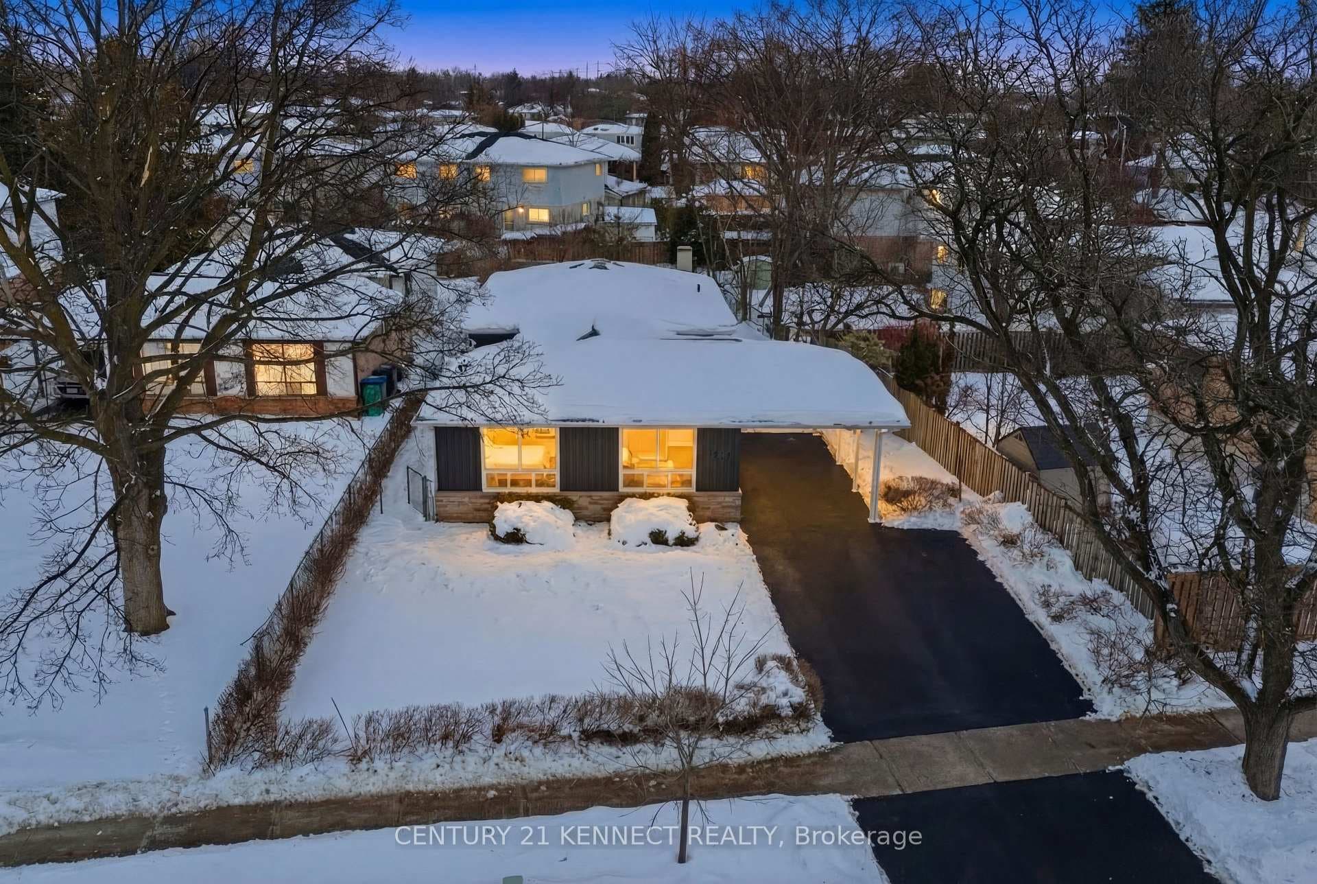 2121 Baynham Court, Mississauga, ON L5A 1H1 - Photo 1