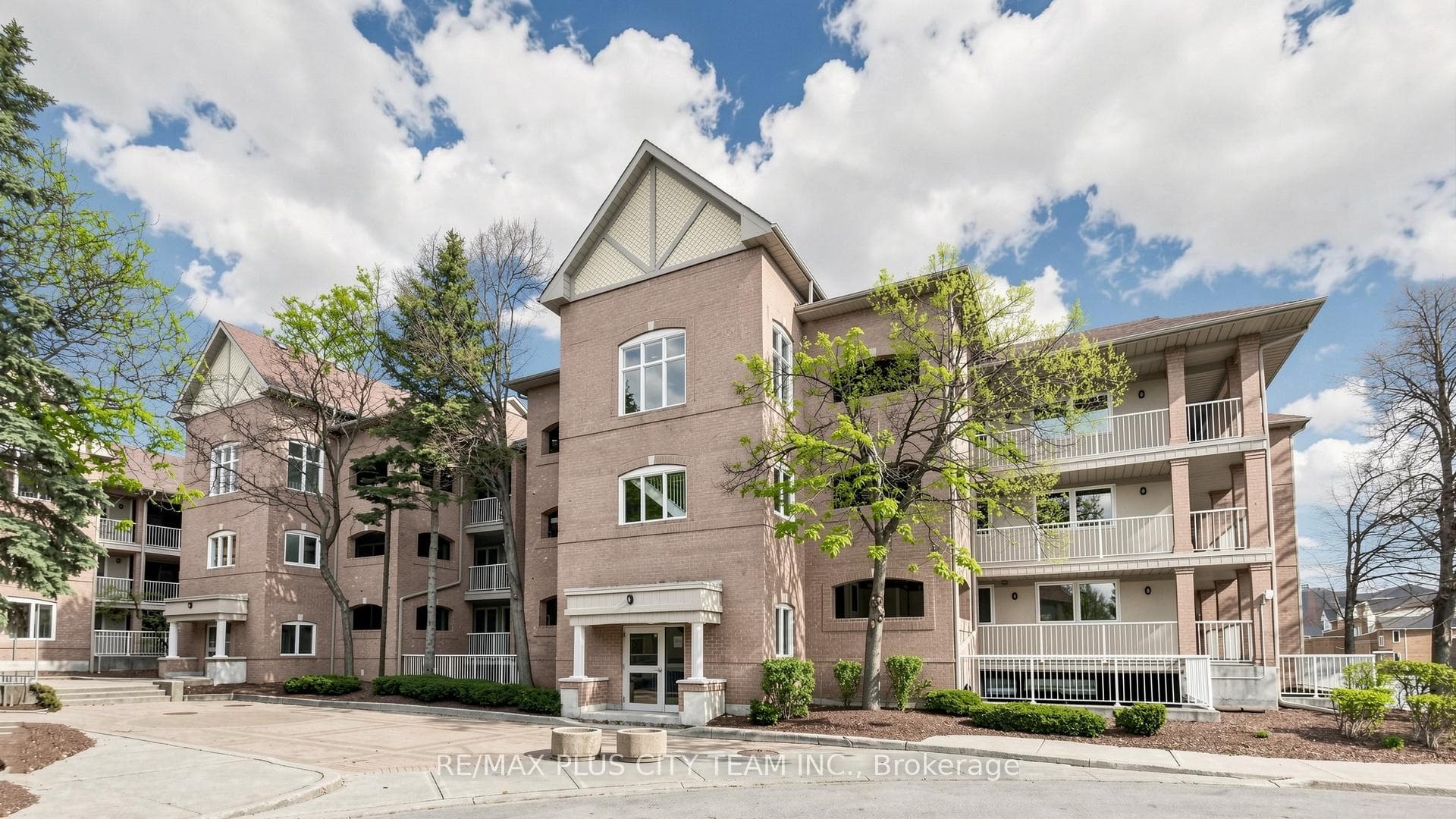 55 Bristol Road Unit 111, Mississauga, ON L4Z 3N9 - Photo 1