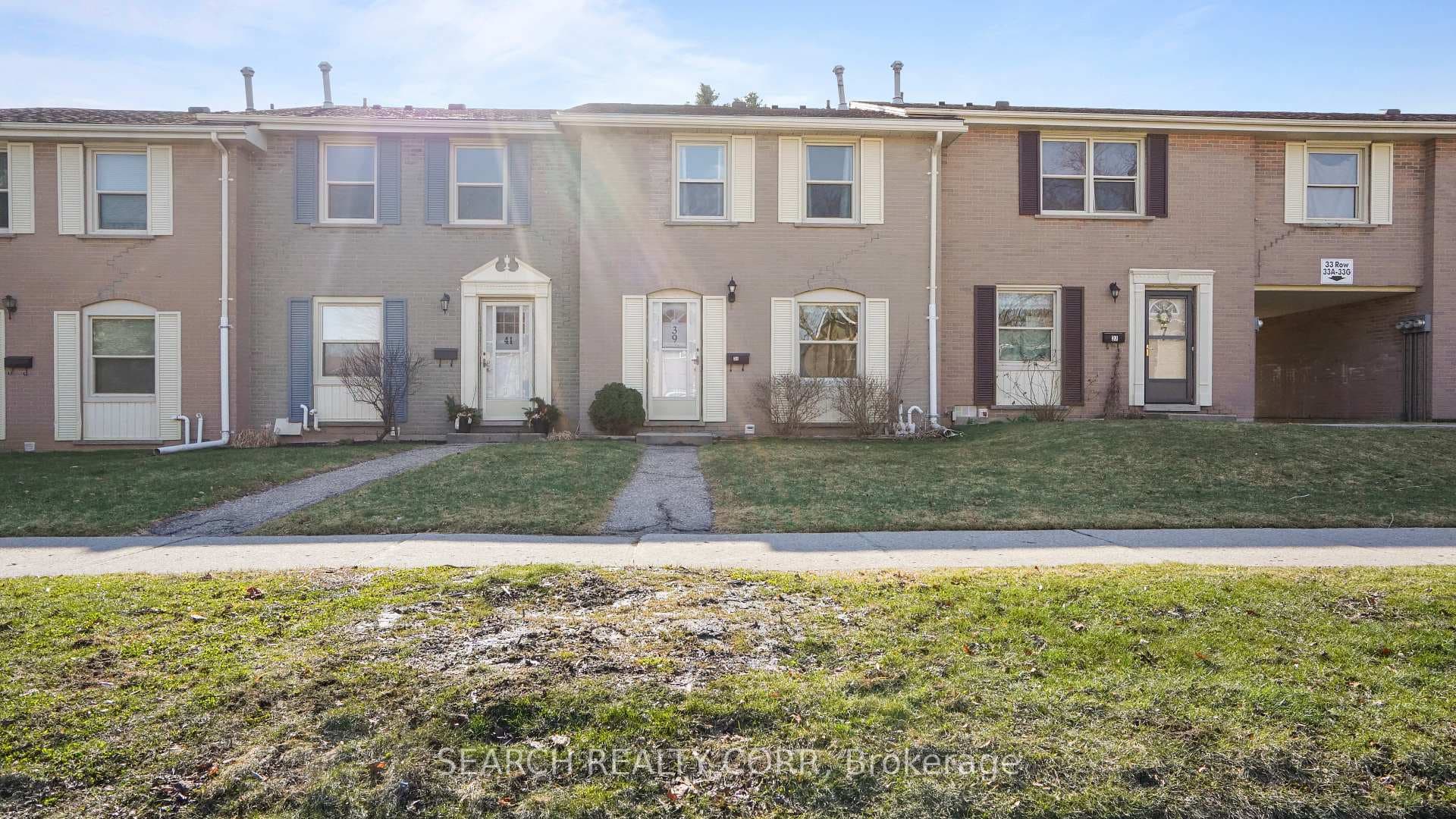 39 Queenston Drive, Kitchener, ON N2B 2T8 - Photo 1