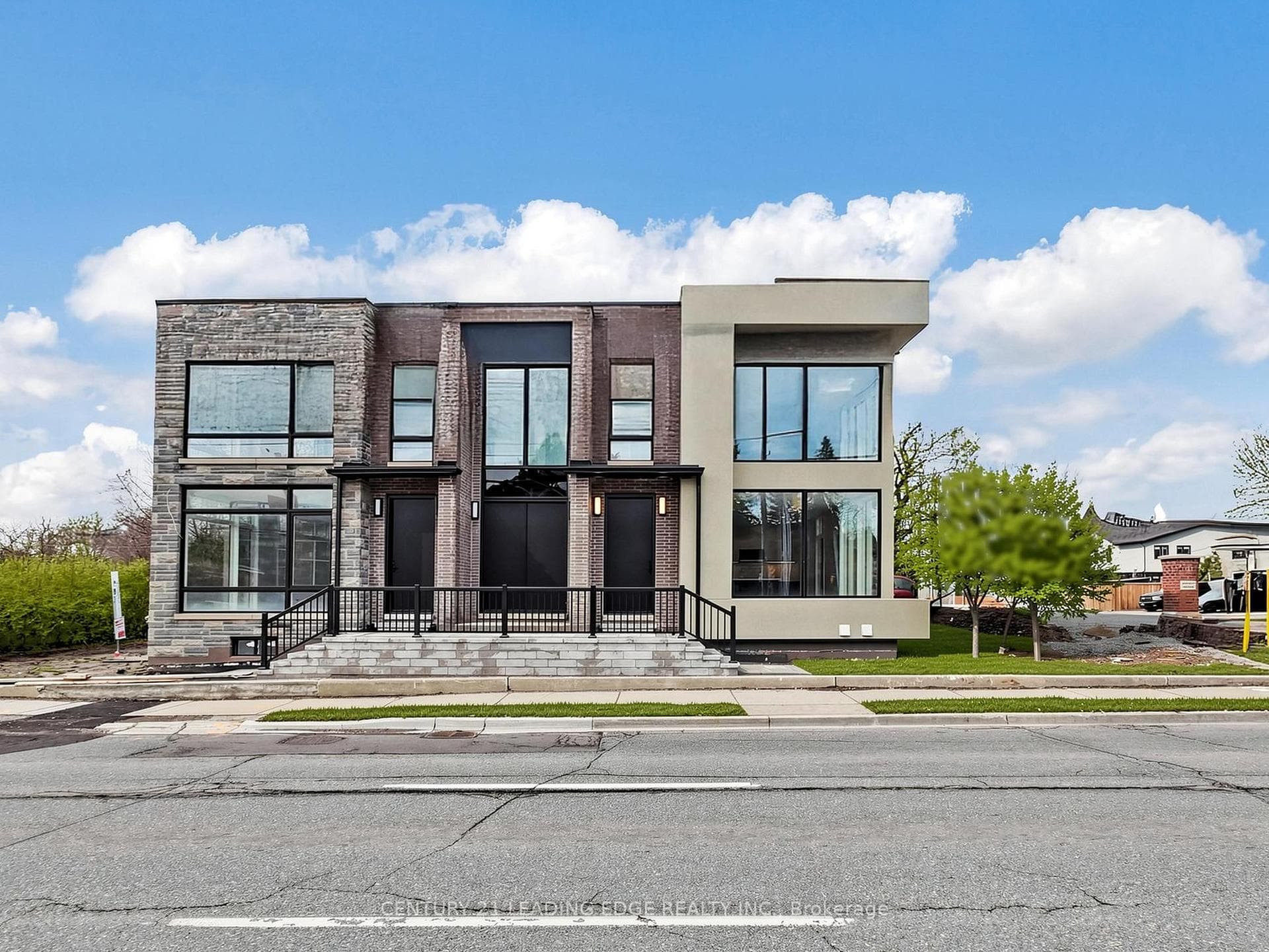 170 Dixon Road Unit 4, Etobicoke (Kingsview Village / Humber Heights), ON M9P 2L8 - Photo 1