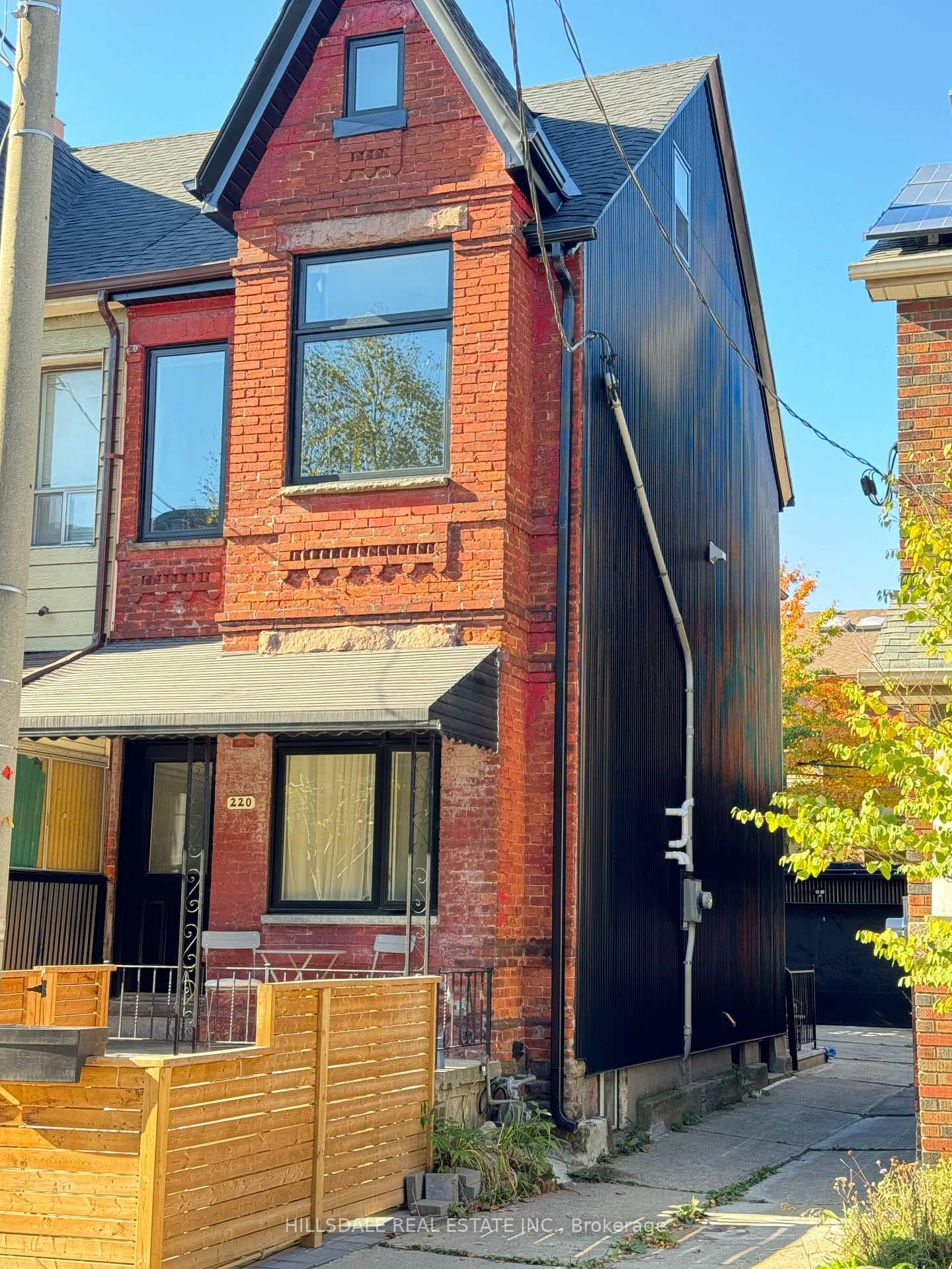 220 Claremont Street Unit Upper, Downtown Toronto / Waterfront, ON M6J 2N2 - Photo 1