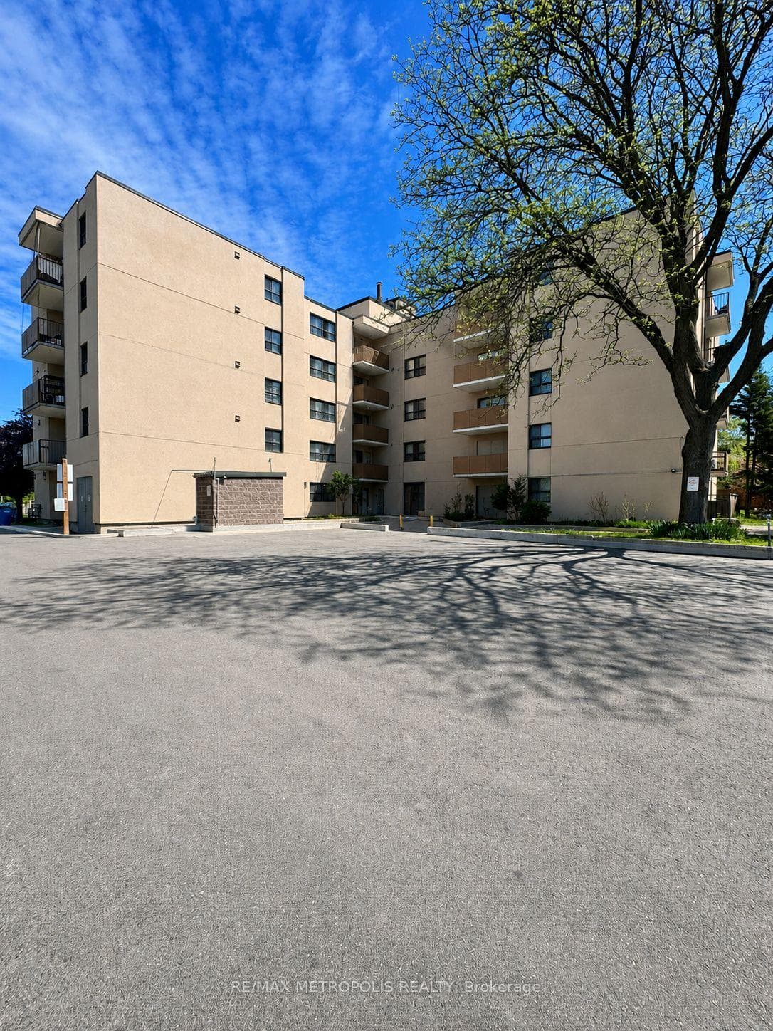 1445 Wilson Avenue Unit 106, Downsview / Black Creek, ON M3M 1J5 - Photo 1